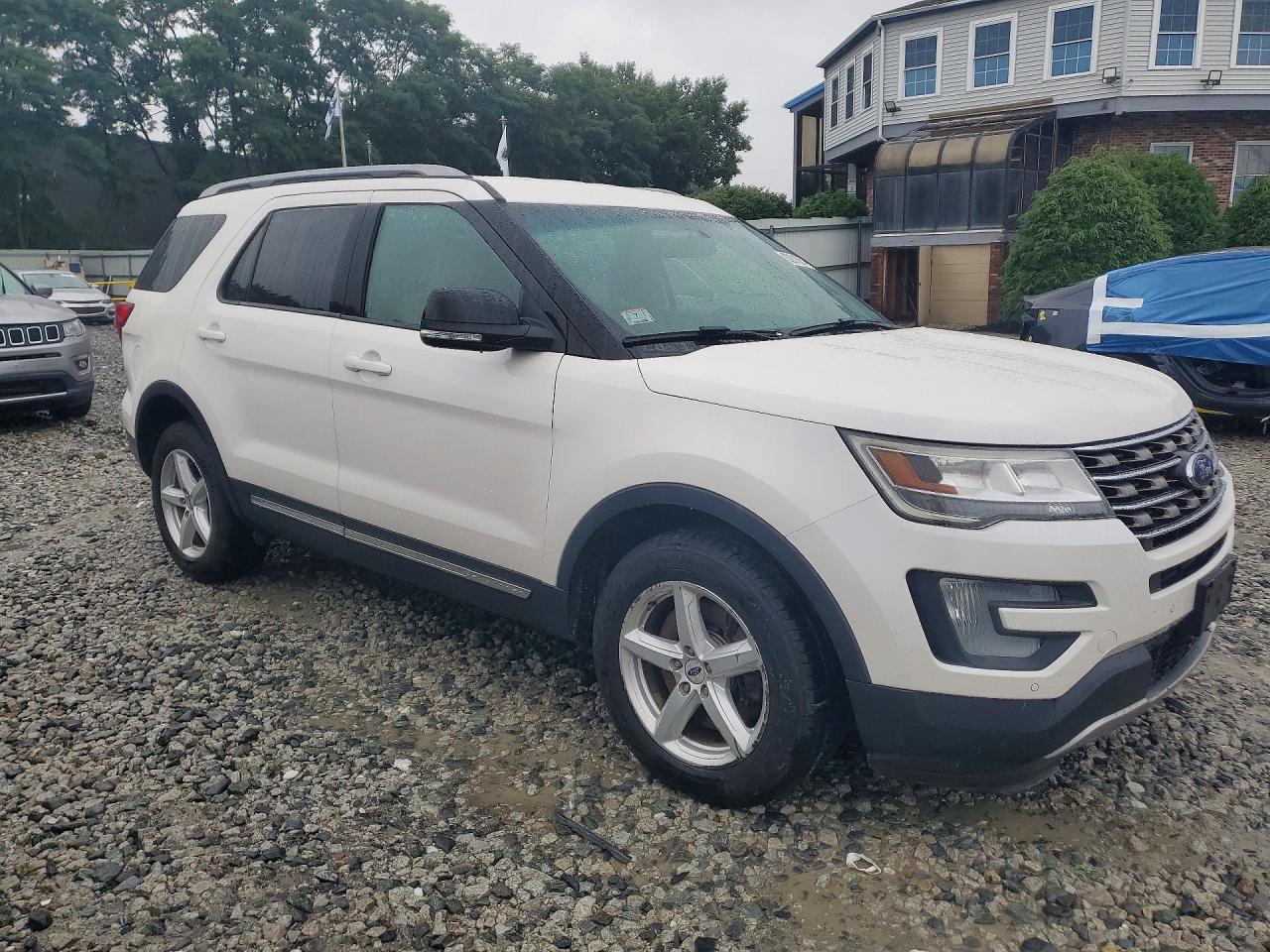 2016 Ford Explorer, Xlt