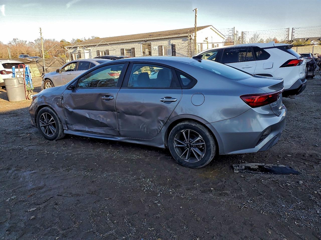 2023 KIA Forte, Lxs