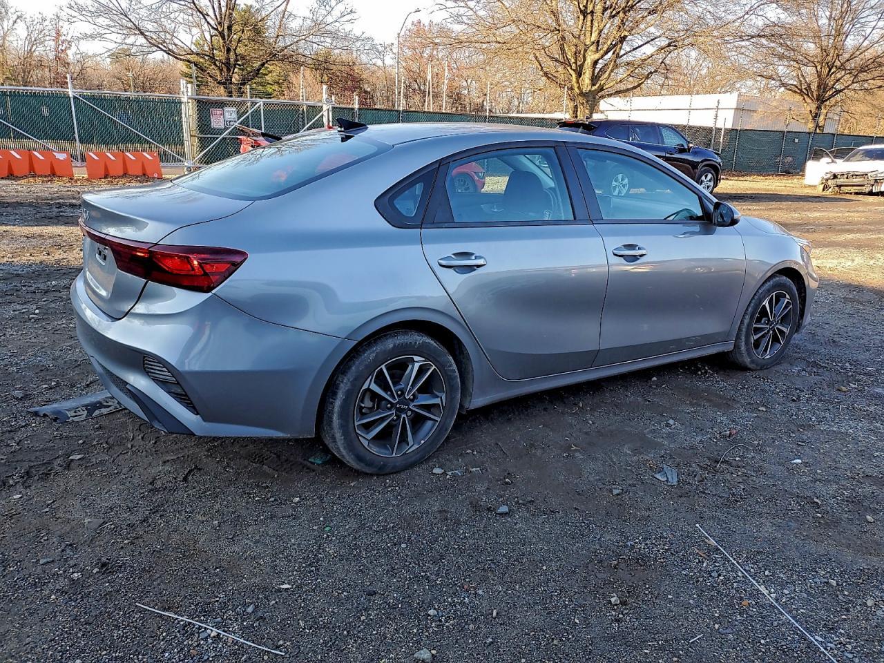 2023 KIA Forte, Lxs