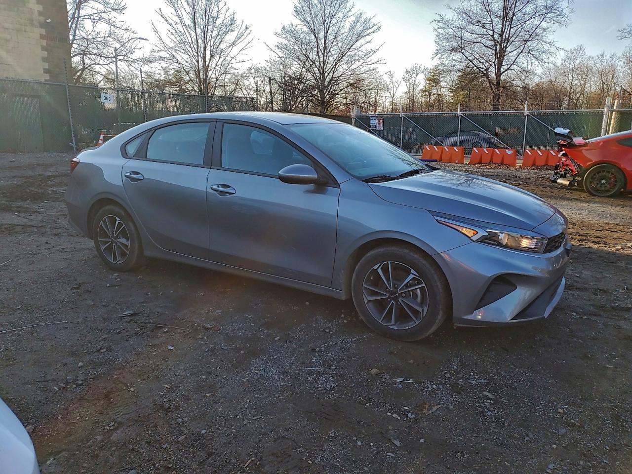 2023 KIA Forte, Lxs