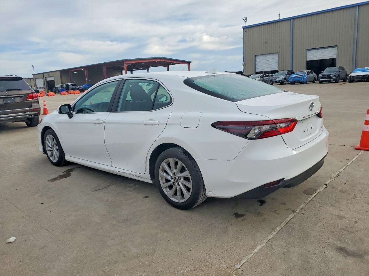 2022 Toyota Camry, LE