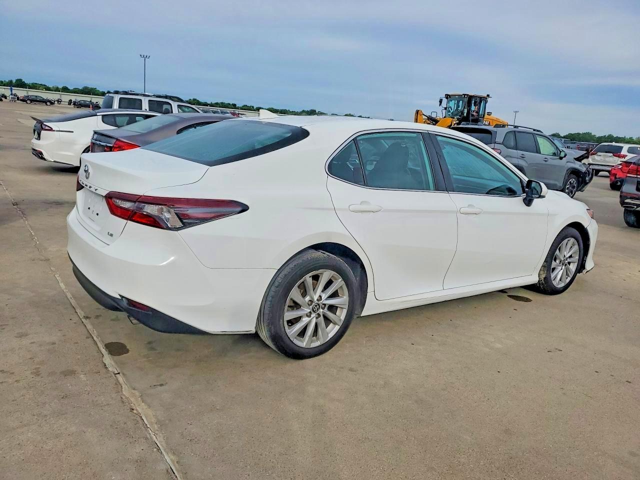 2022 Toyota Camry, LE