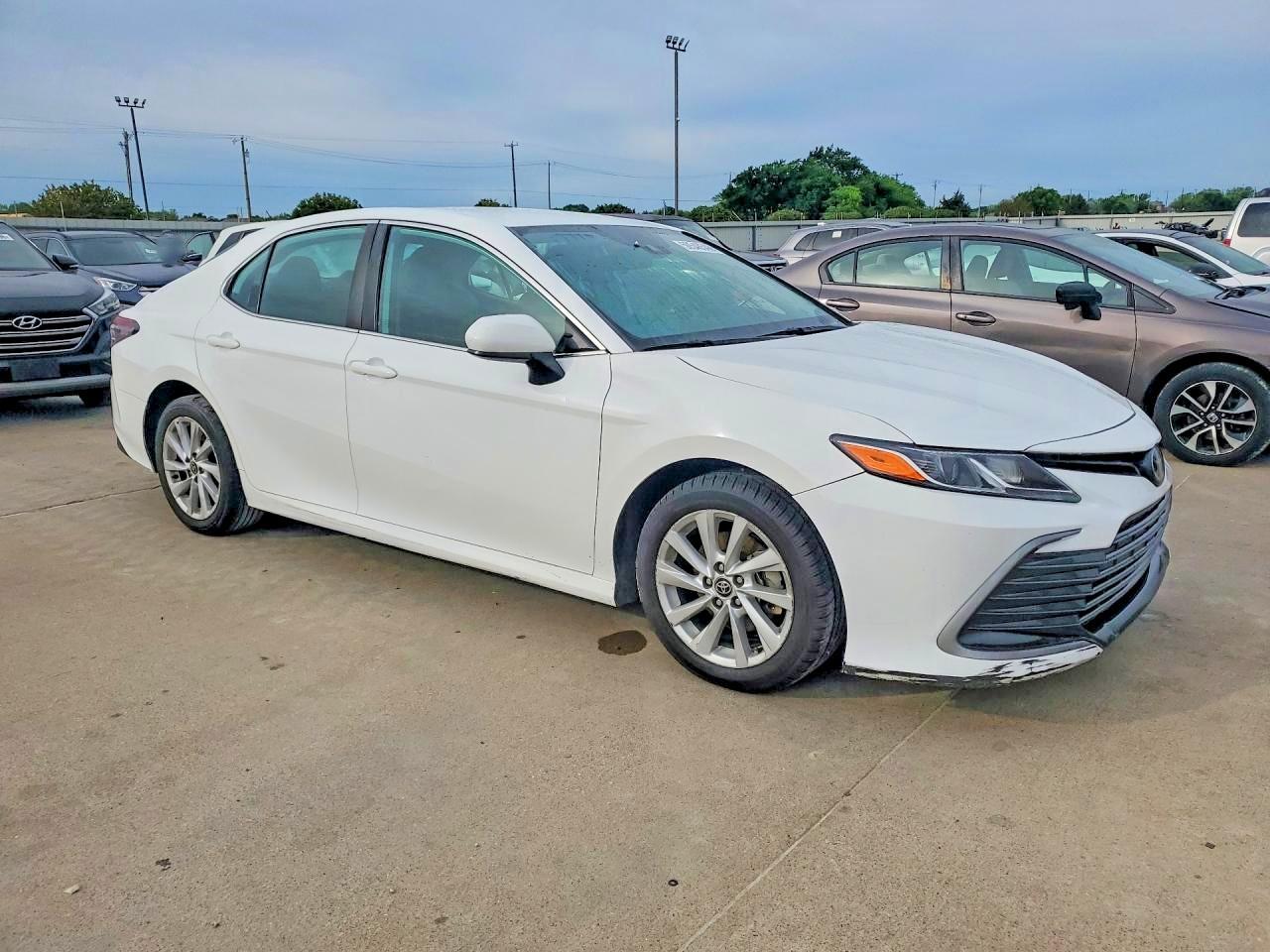 2022 Toyota Camry, LE