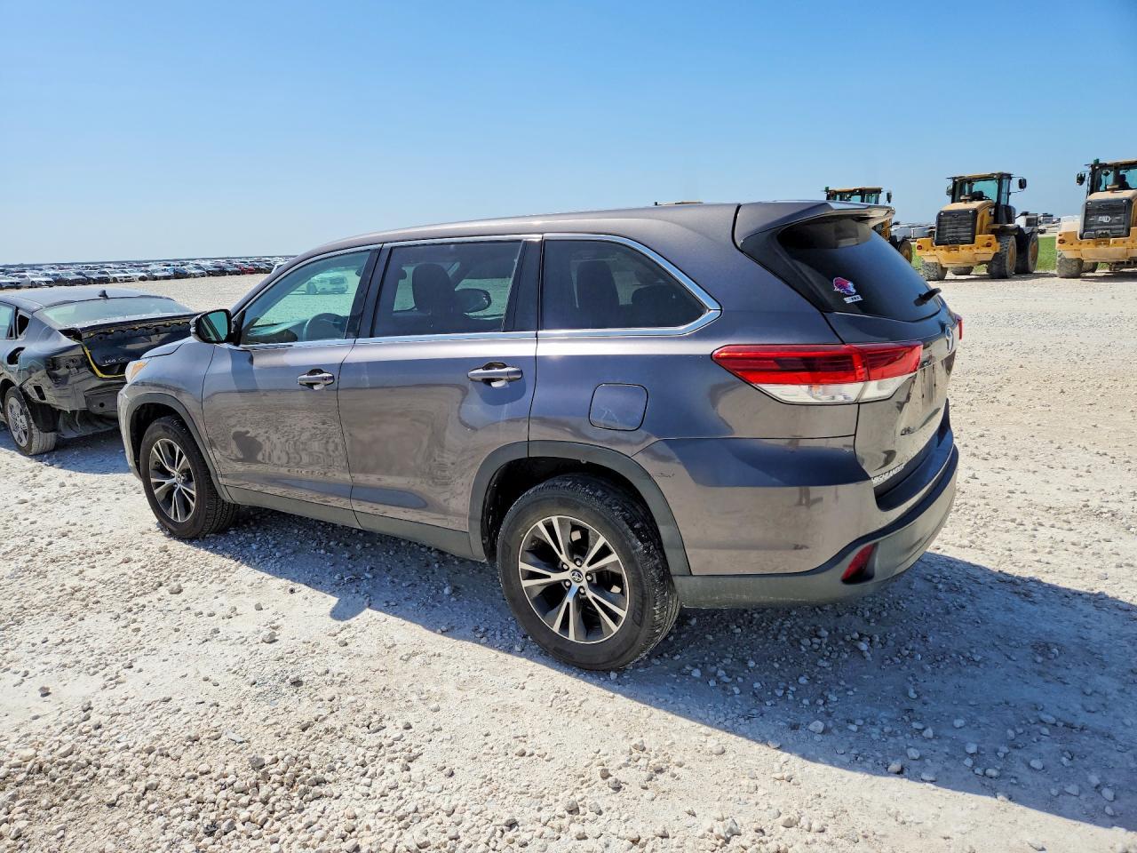 2019 Toyota Highlander, LE