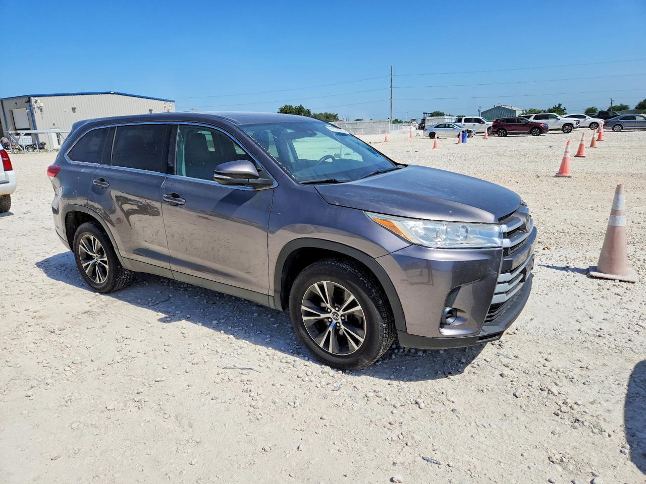 2019 Toyota Highlander, LE