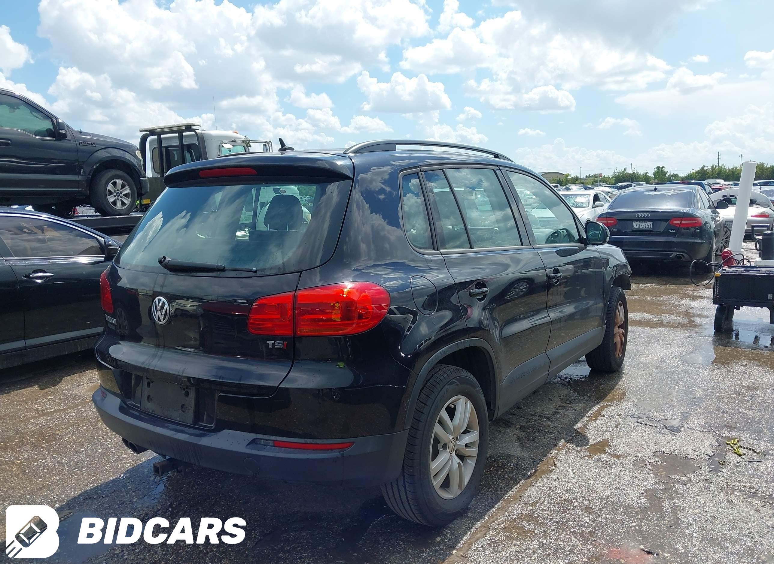 2016 Volkswagen Tiguan, S