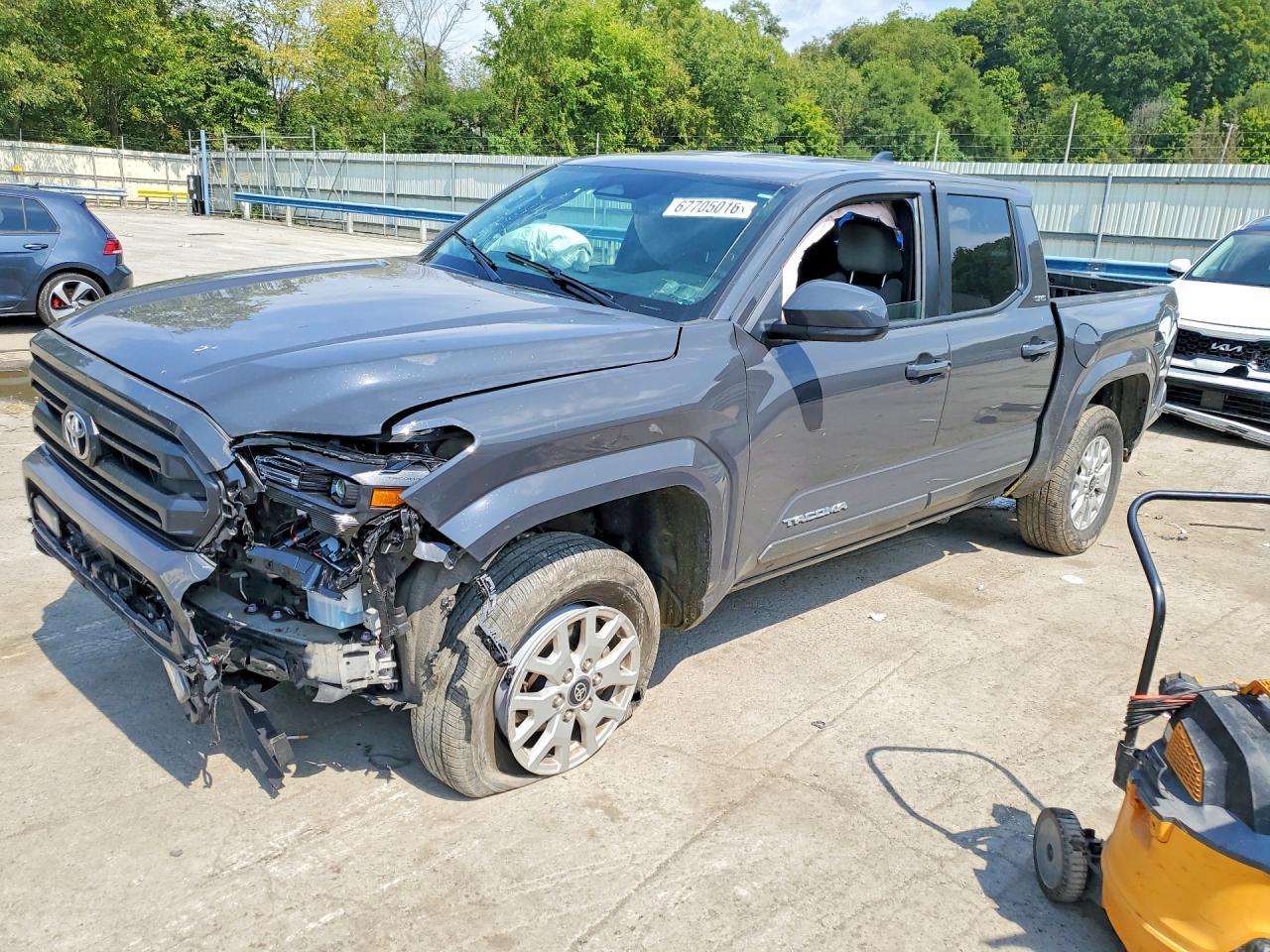 2025 Toyota Tacoma, SR5