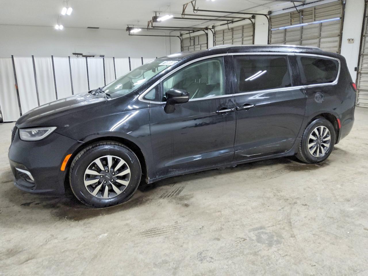 2021 Chrysler Pacifica, Touri...