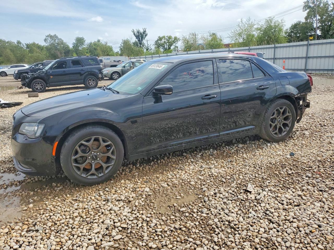 2016 Chrysler 300, S