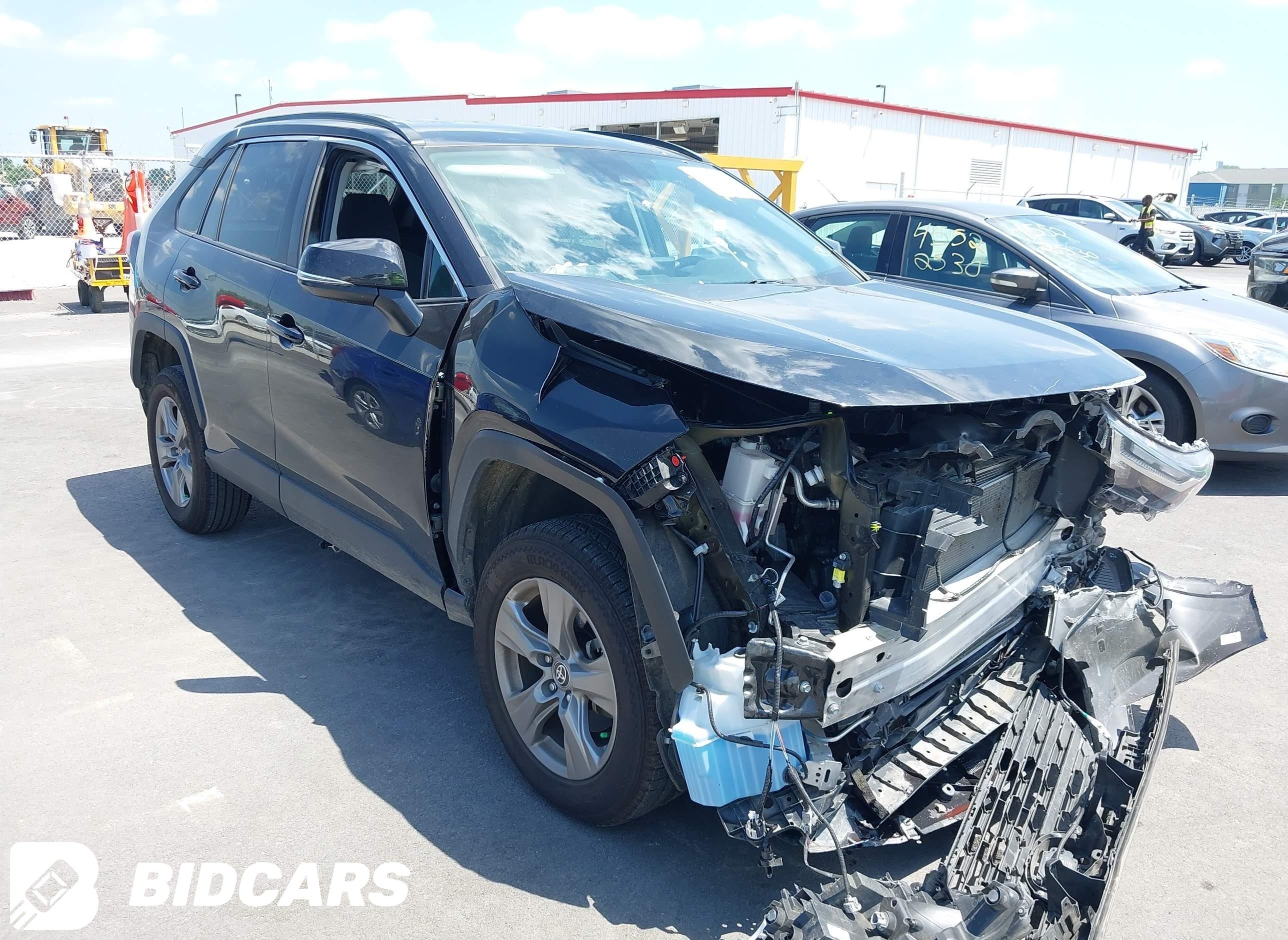 2024 Toyota RAV4, Xle