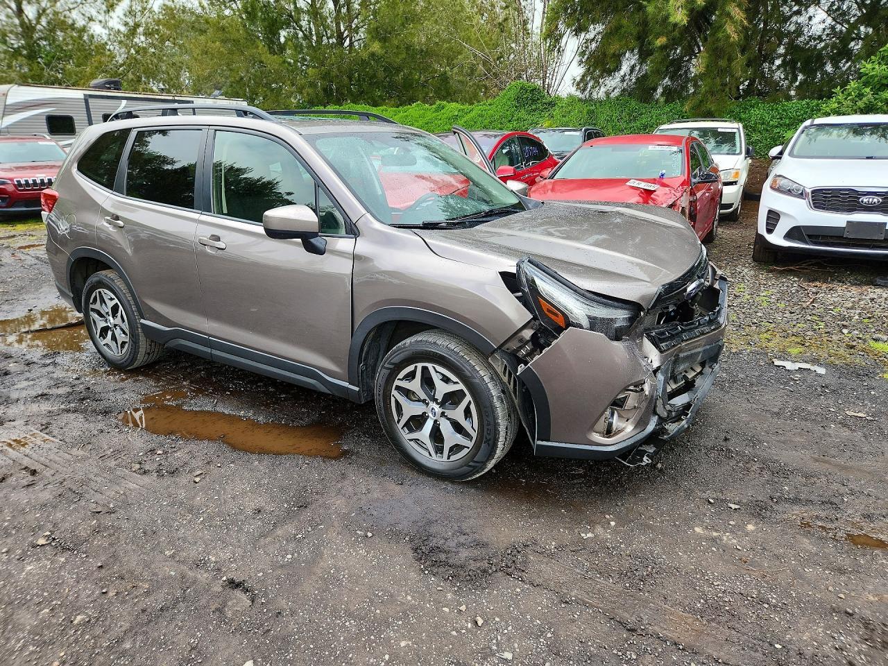 2022 Subaru Forester, Premium