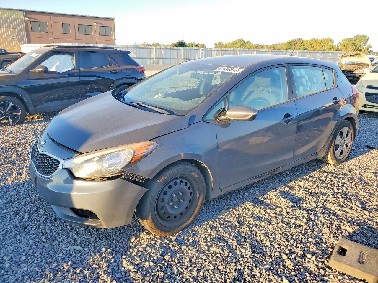 2016 KIA Forte, 5-Door LX