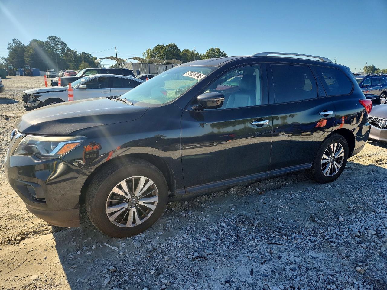 2017 Nissan Pathfinder, SV
