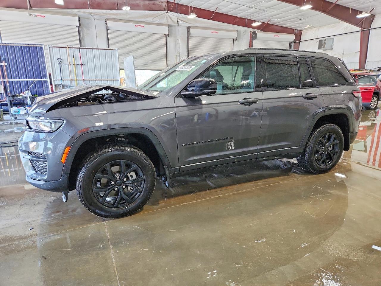 2025 Jeep Grand Cherokee, Laredo