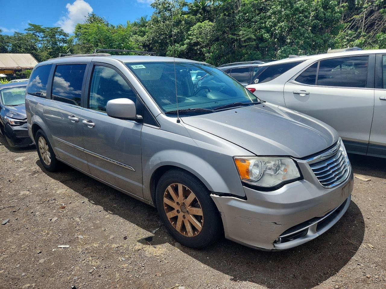 2016 Chrysler Town and Countr...