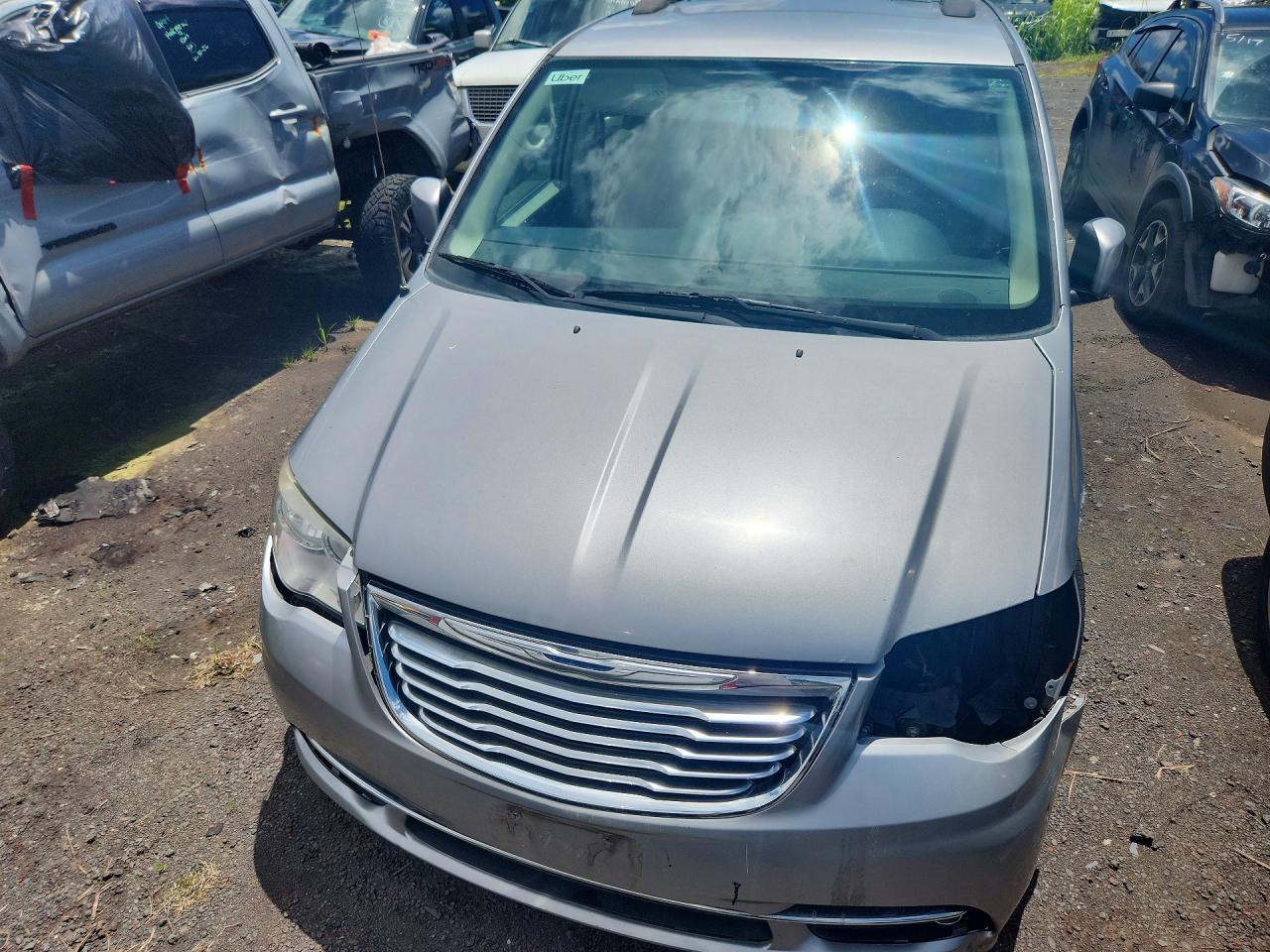2016 Chrysler Town and Countr...