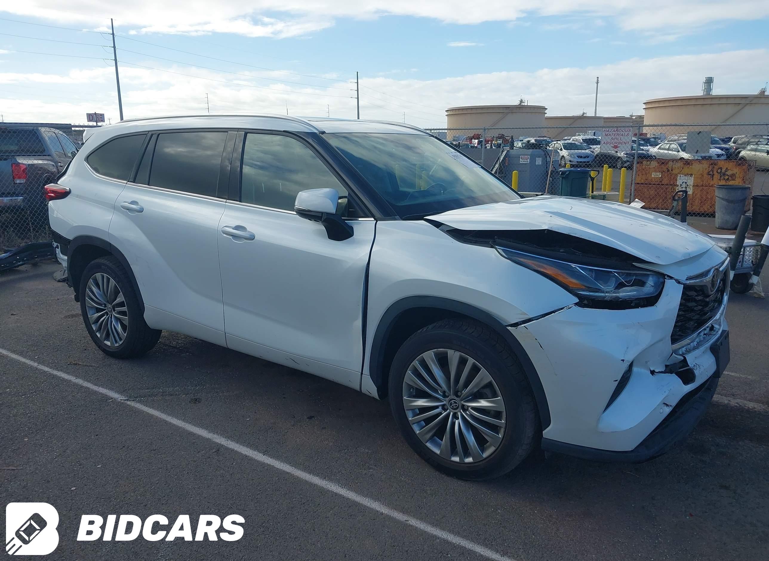 2022 Toyota Highlander, Platinum