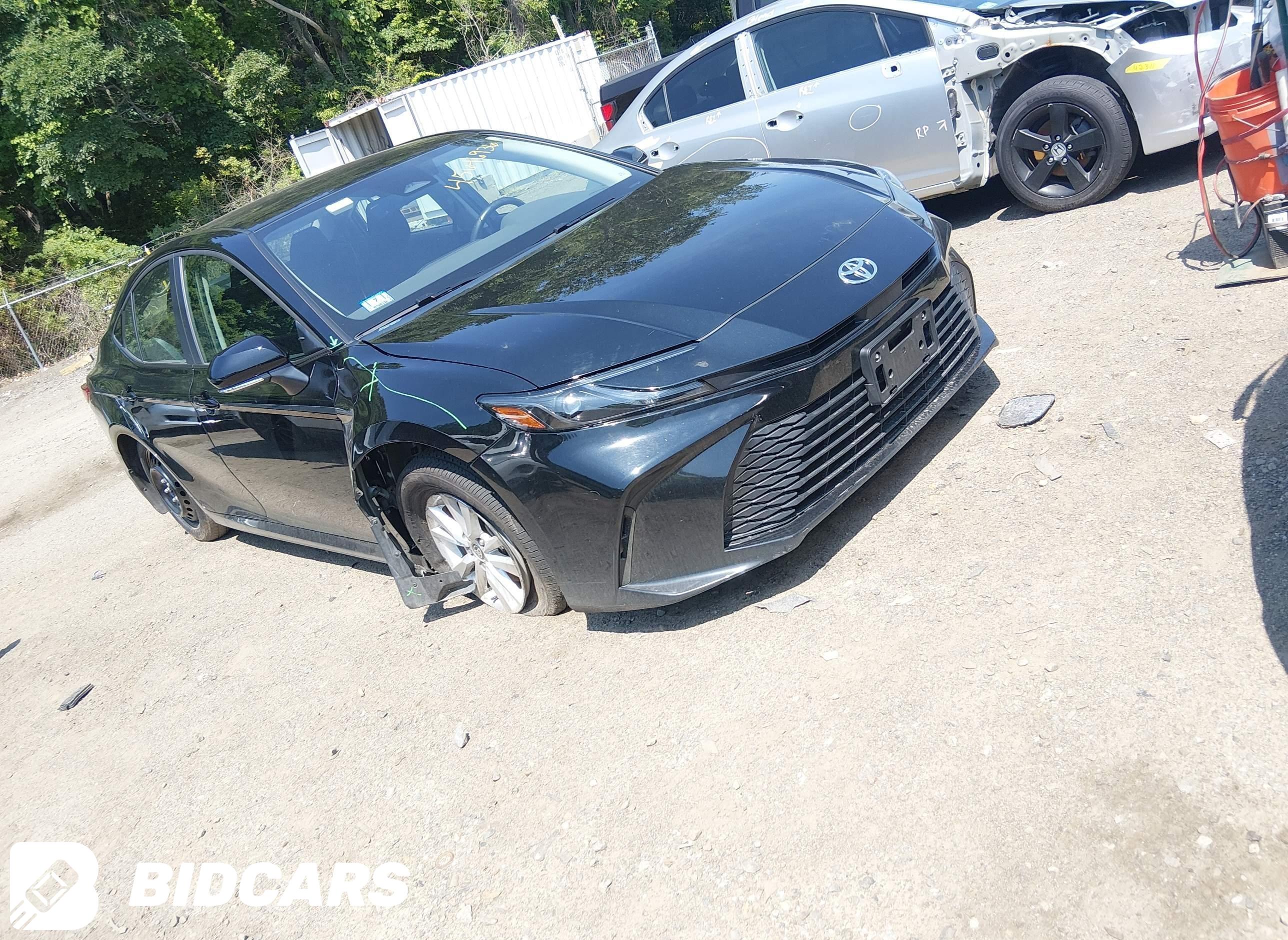 2025 Toyota Camry, LE