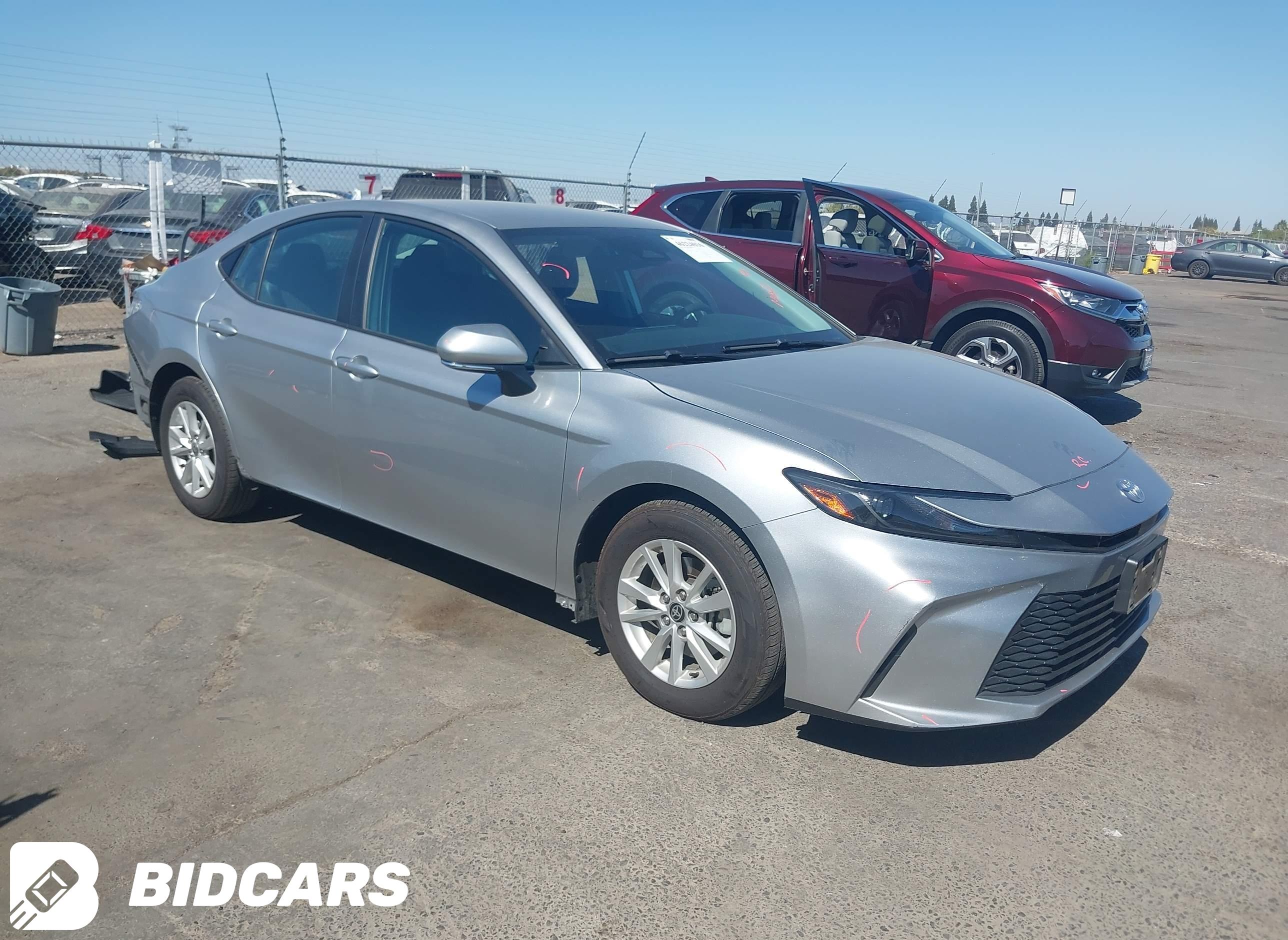 2025 Toyota Camry, LE
