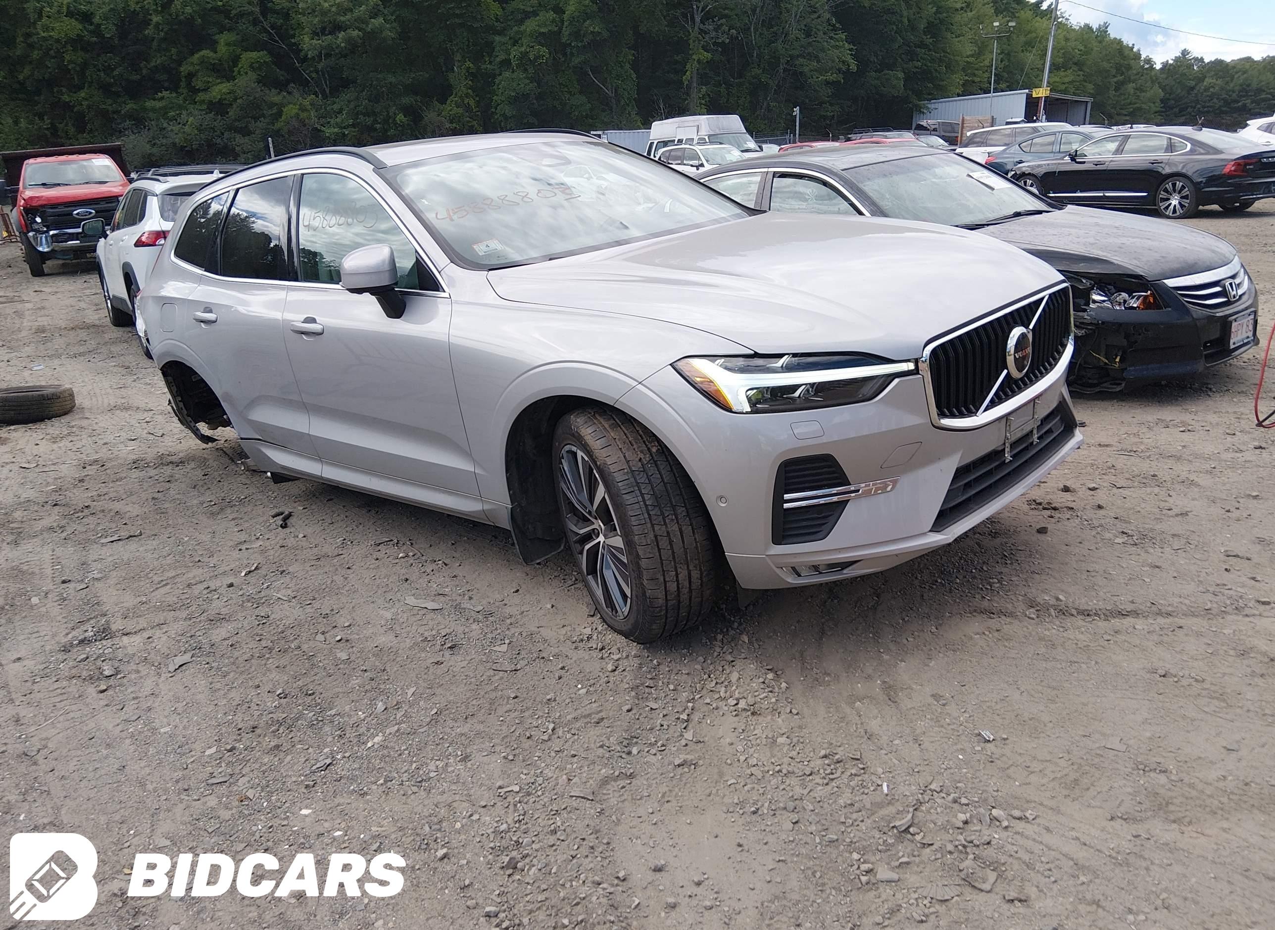 2022 Volvo XC60, B5 Momentum