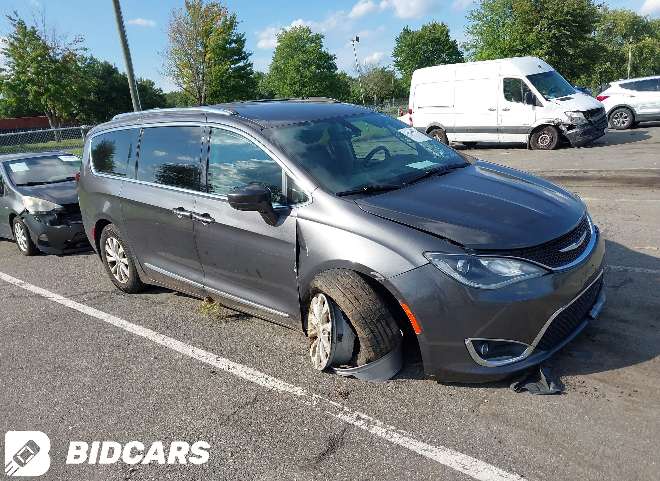 2018 Chrysler Pacifica, Touri...