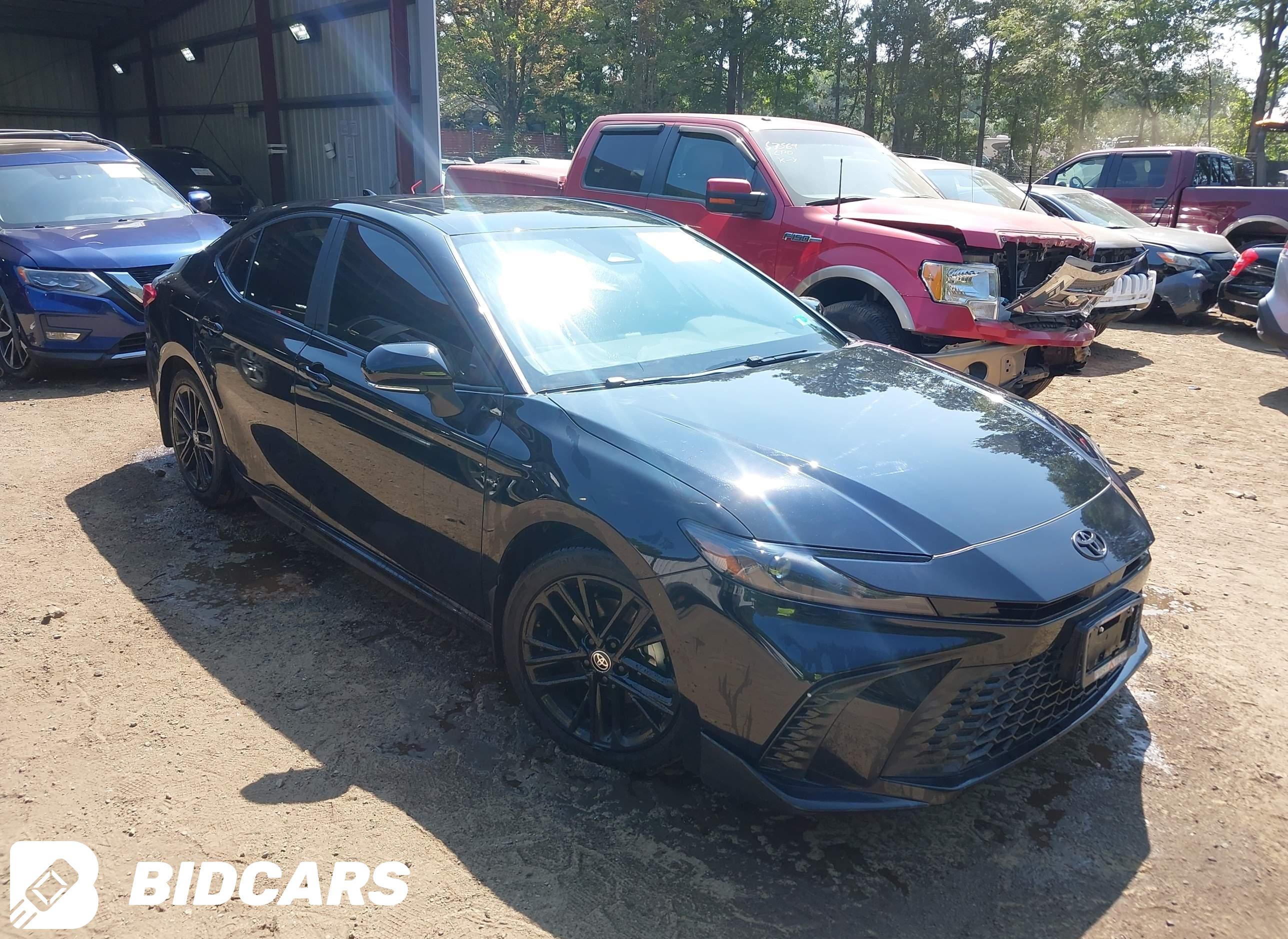 2025 Toyota Camry, SE