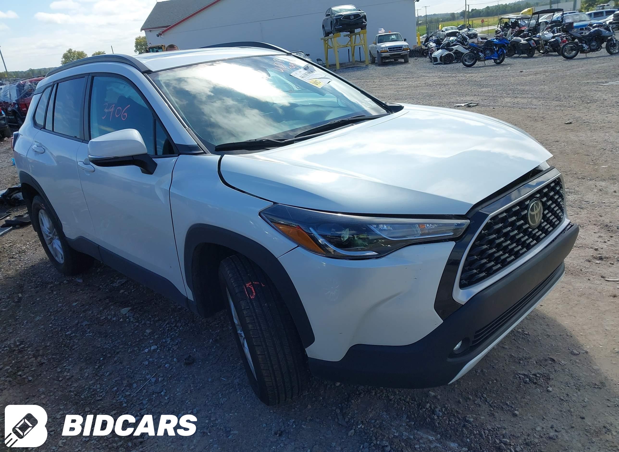 2024 Toyota Corolla Cross, LE