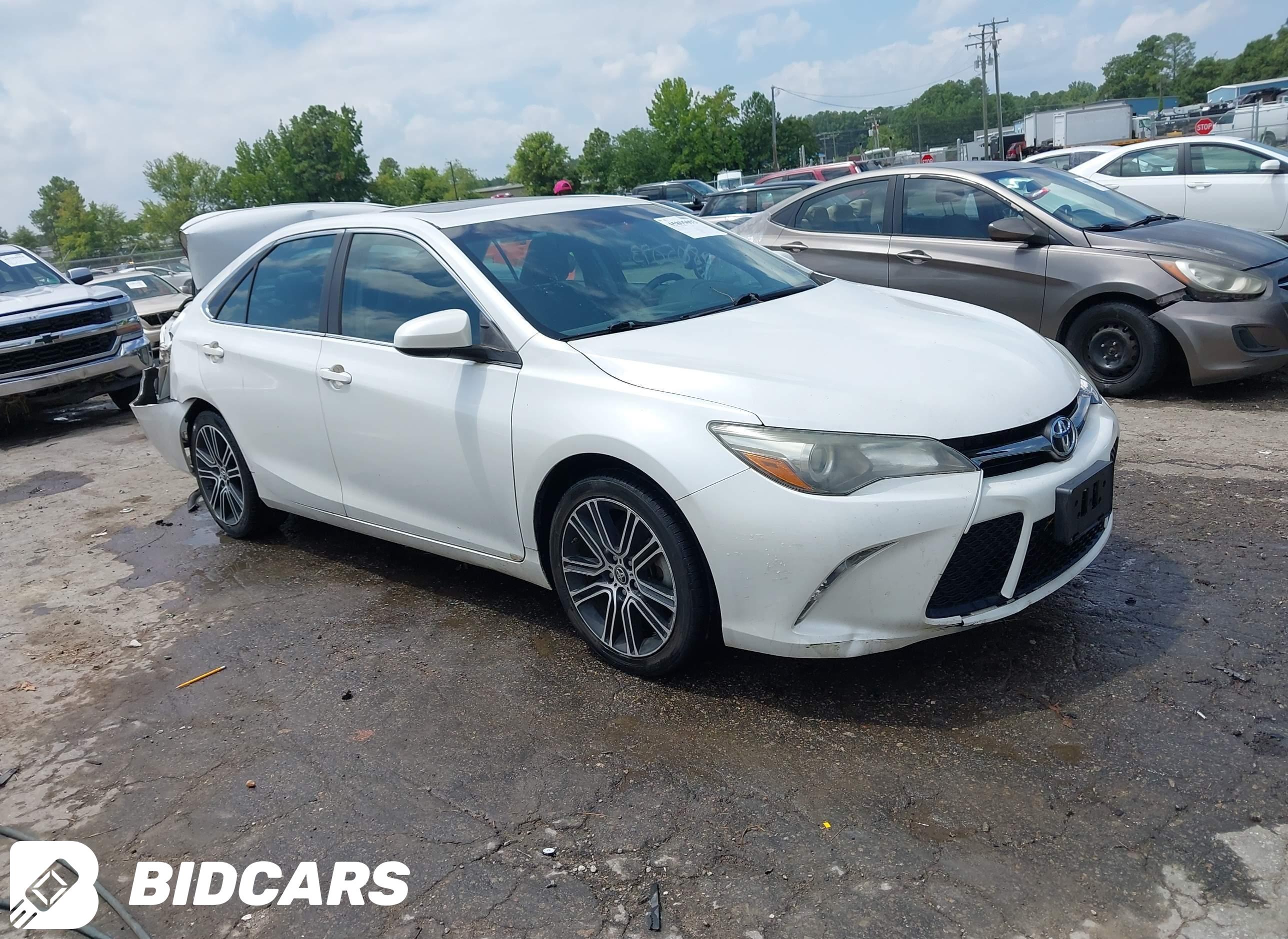 2016 Toyota Camry, SE