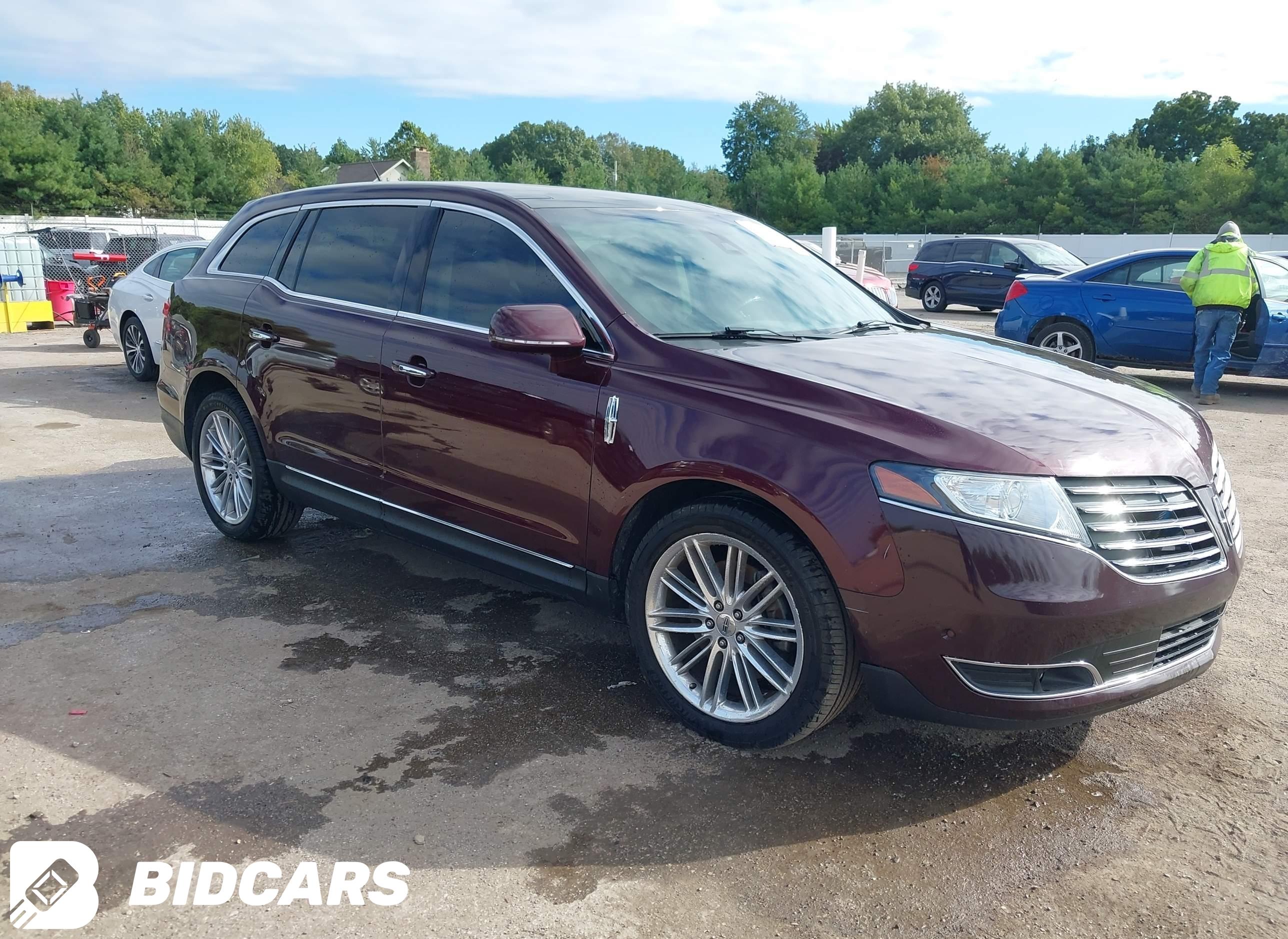 2017 Lincoln MKT, Elite