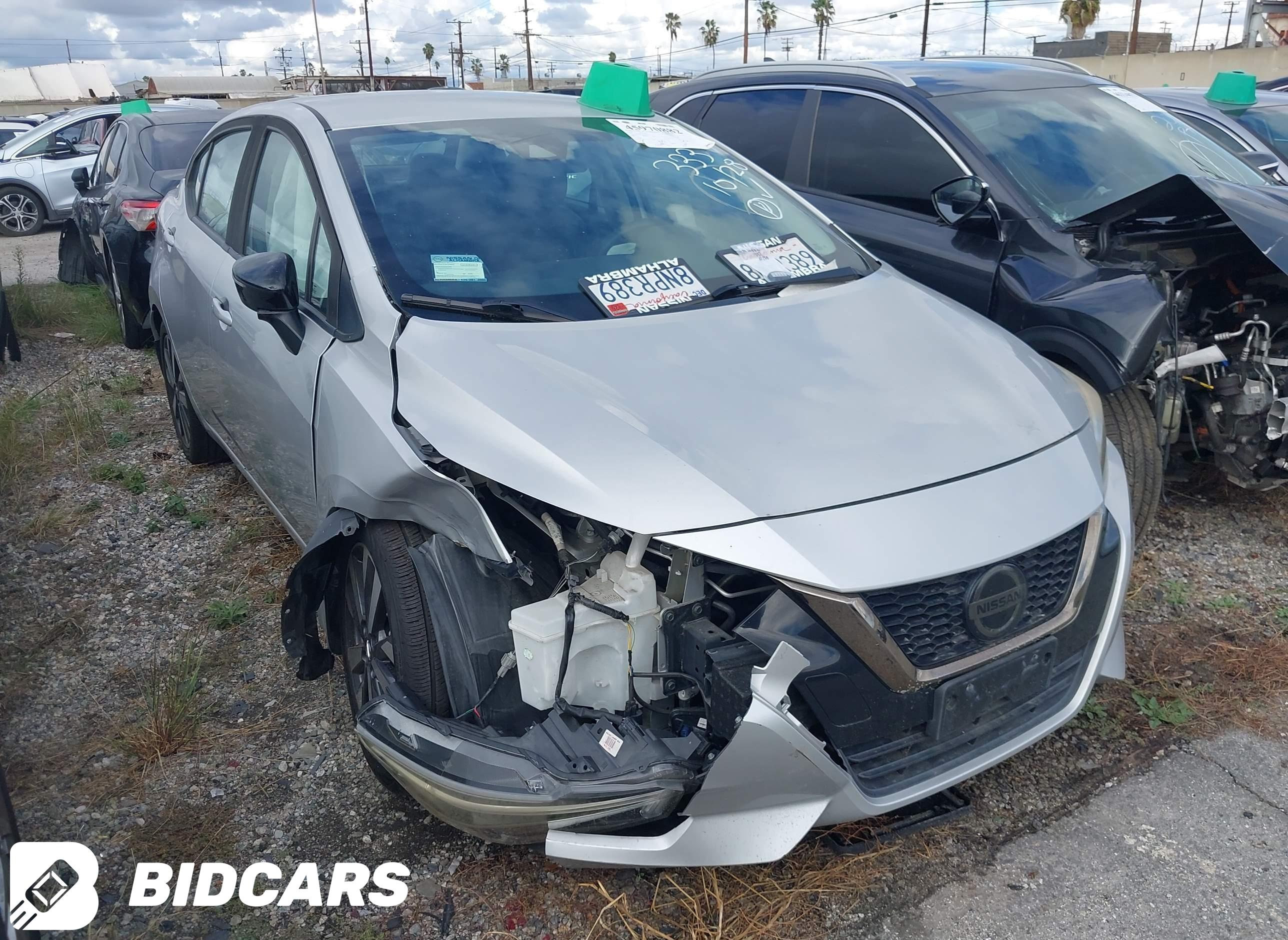 2020 Nissan Versa, Sr Xtronic...