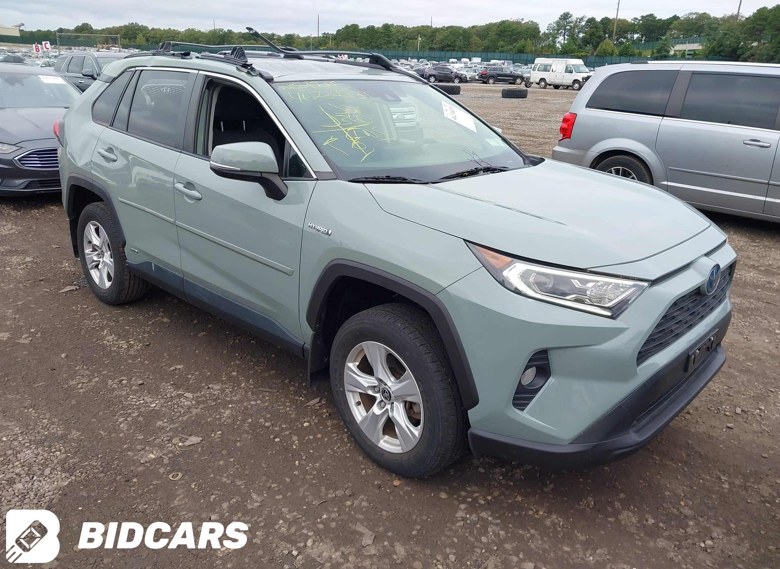 2021 Toyota RAV4, Hybrid Xle