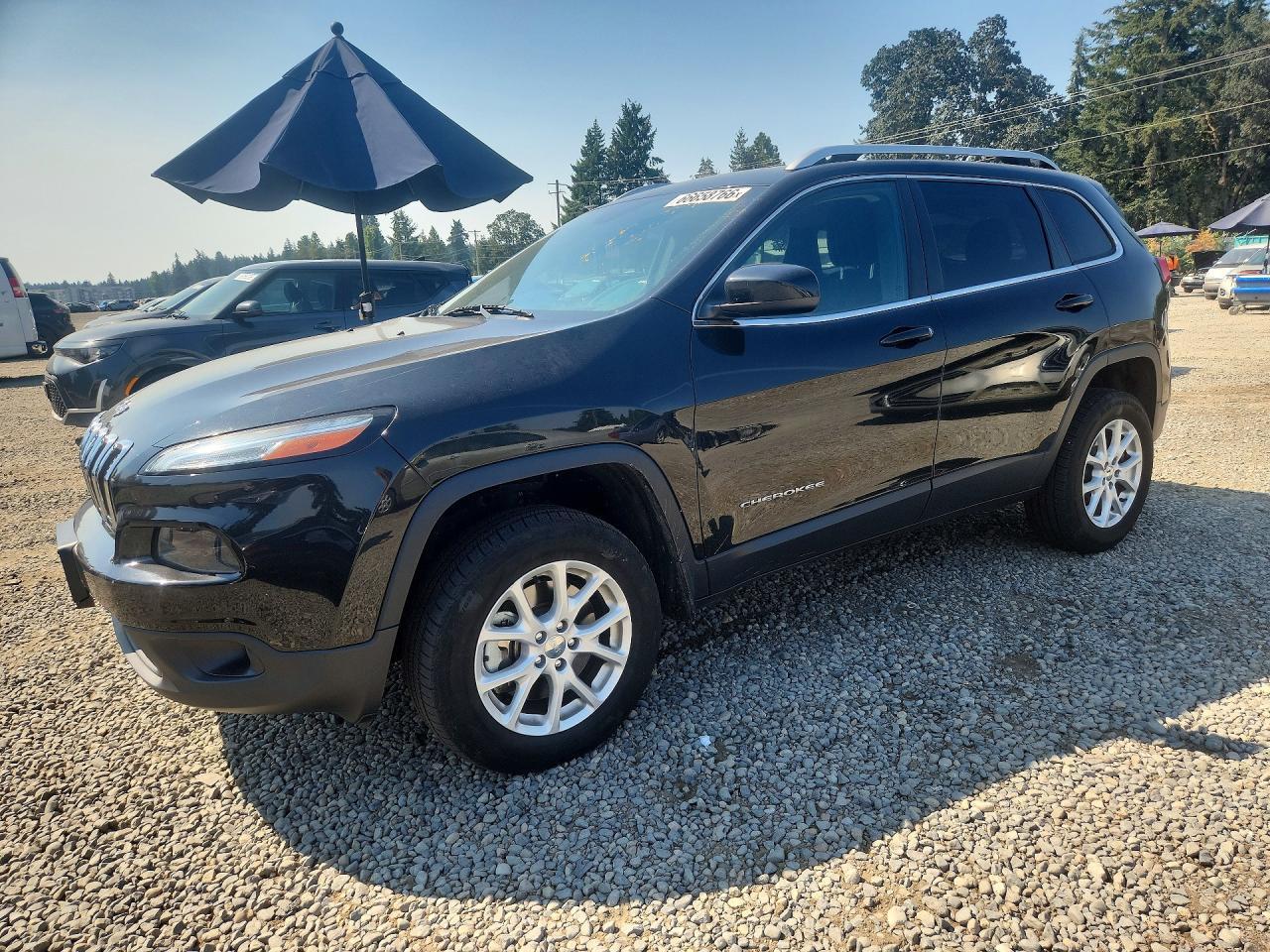 2015 Jeep Cherokee, Latitude