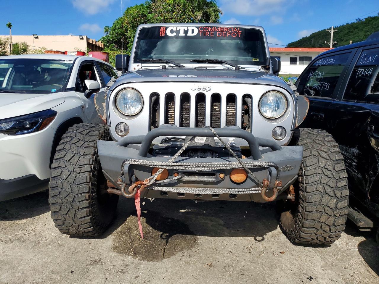 2015 Jeep Wrangler, Sahara