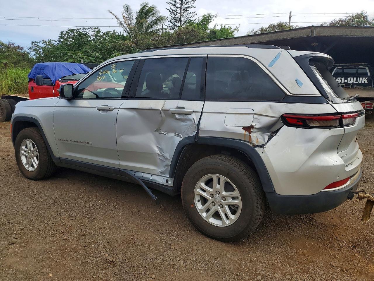 2023 Jeep Grand Cherokee, Laredo