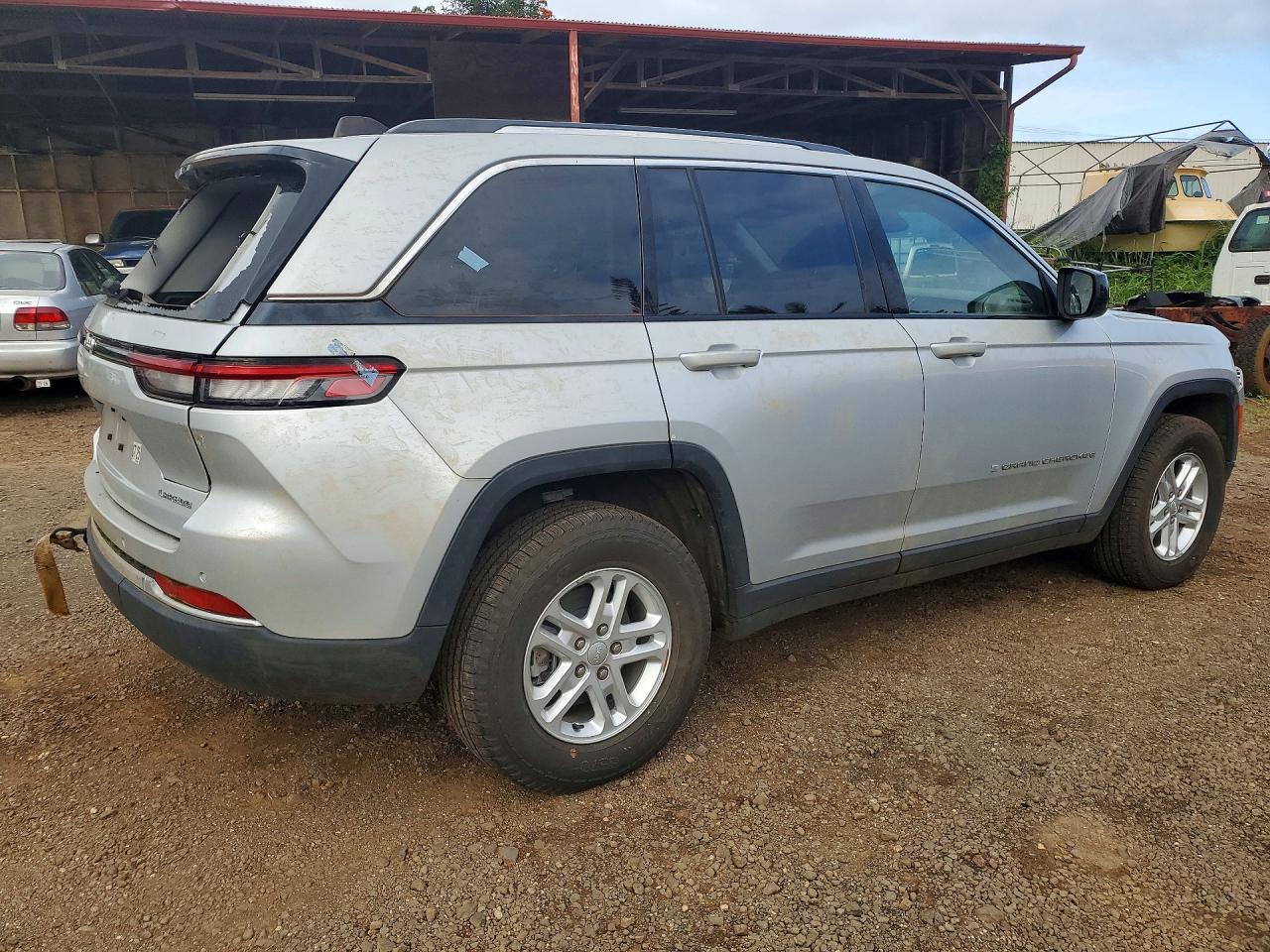 2023 Jeep Grand Cherokee, Laredo