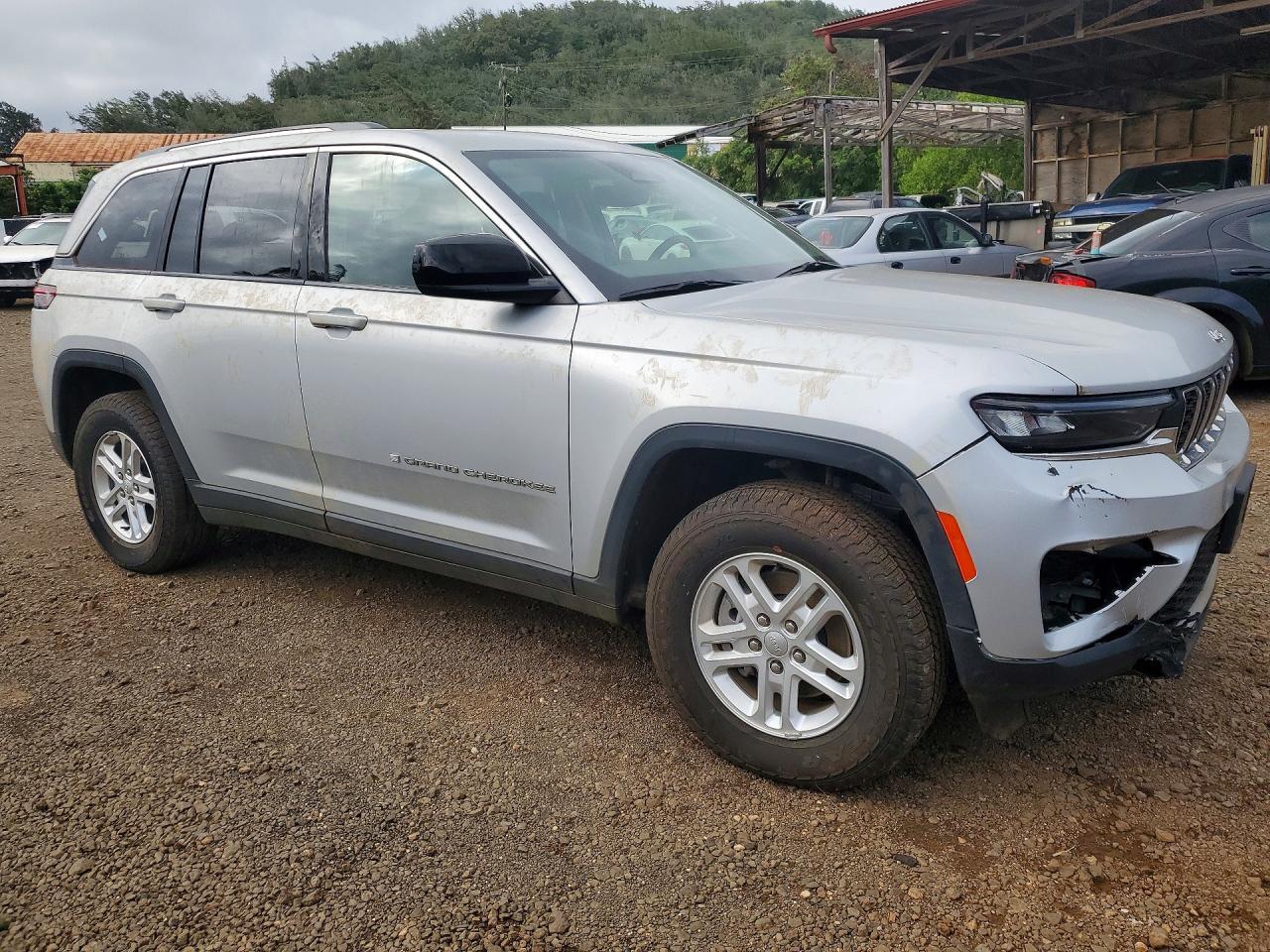 2023 Jeep Grand Cherokee, Laredo