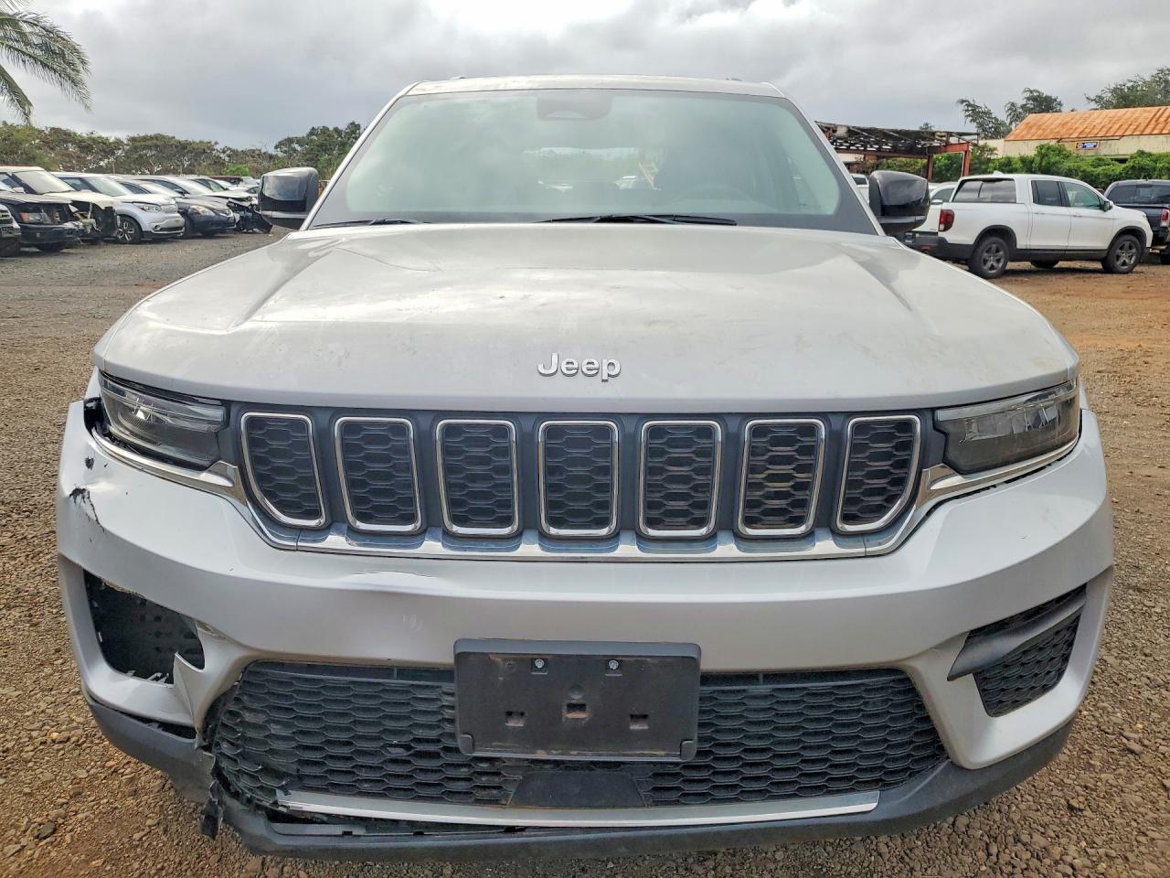 2023 Jeep Grand Cherokee, Laredo