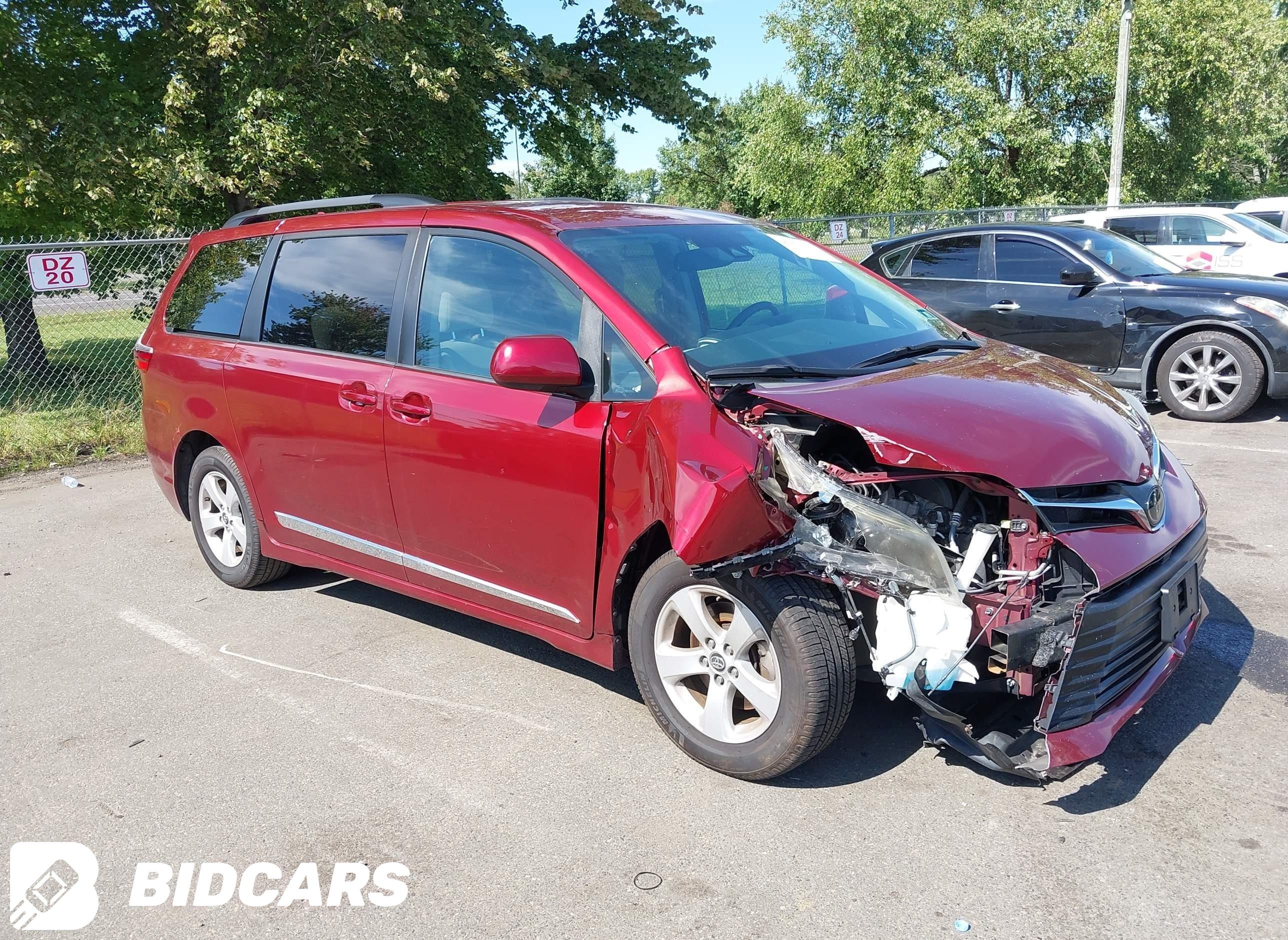 2020 Toyota Sienna, LE