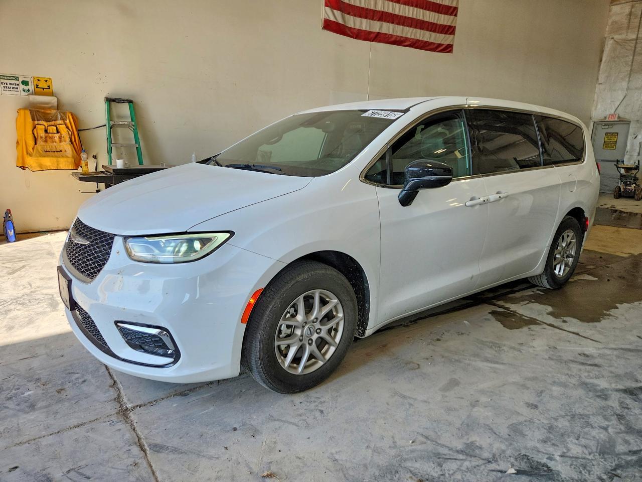 2025 Chrysler Pacifica, Select