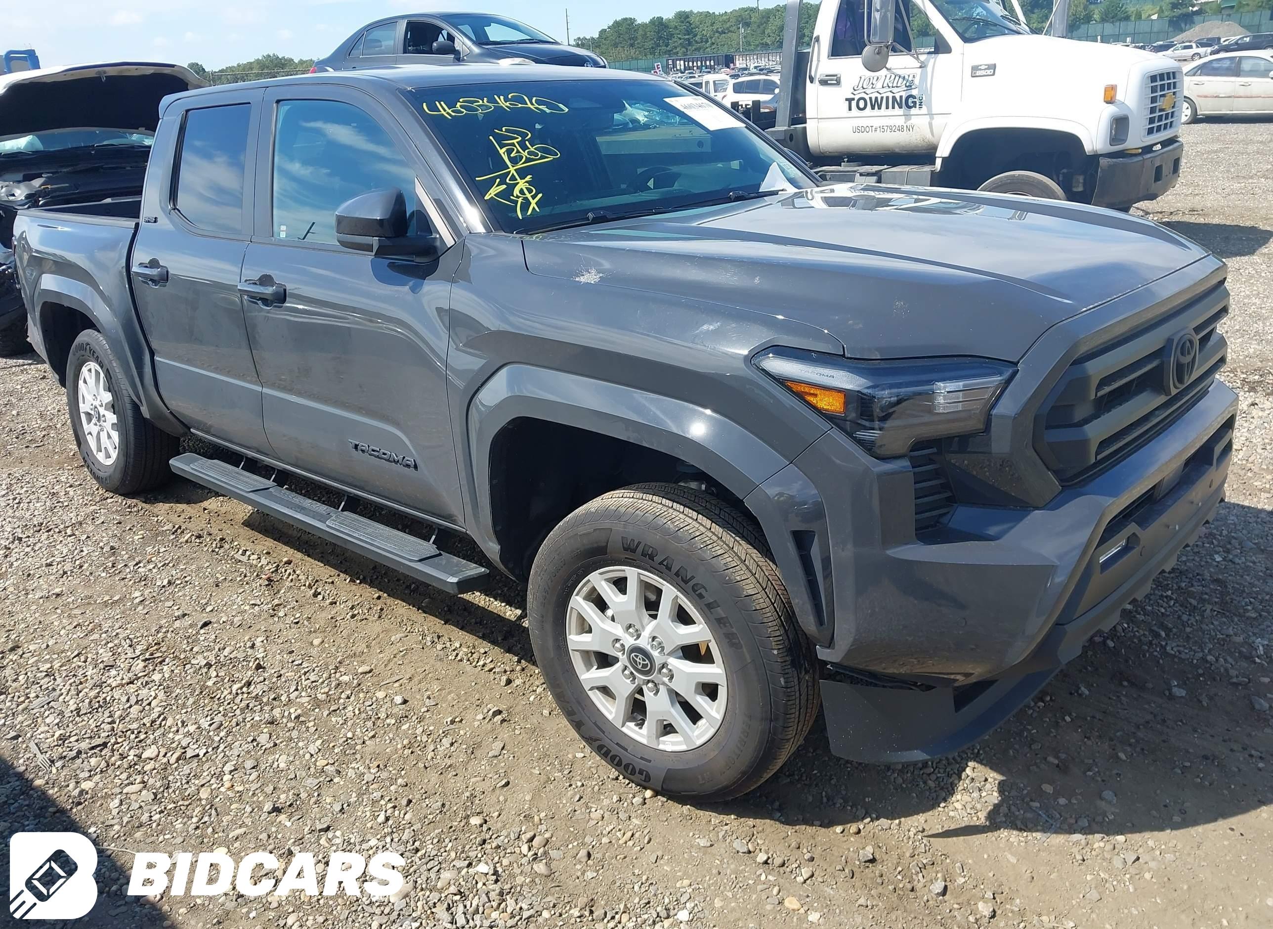 2025 Toyota Tacoma, SR5