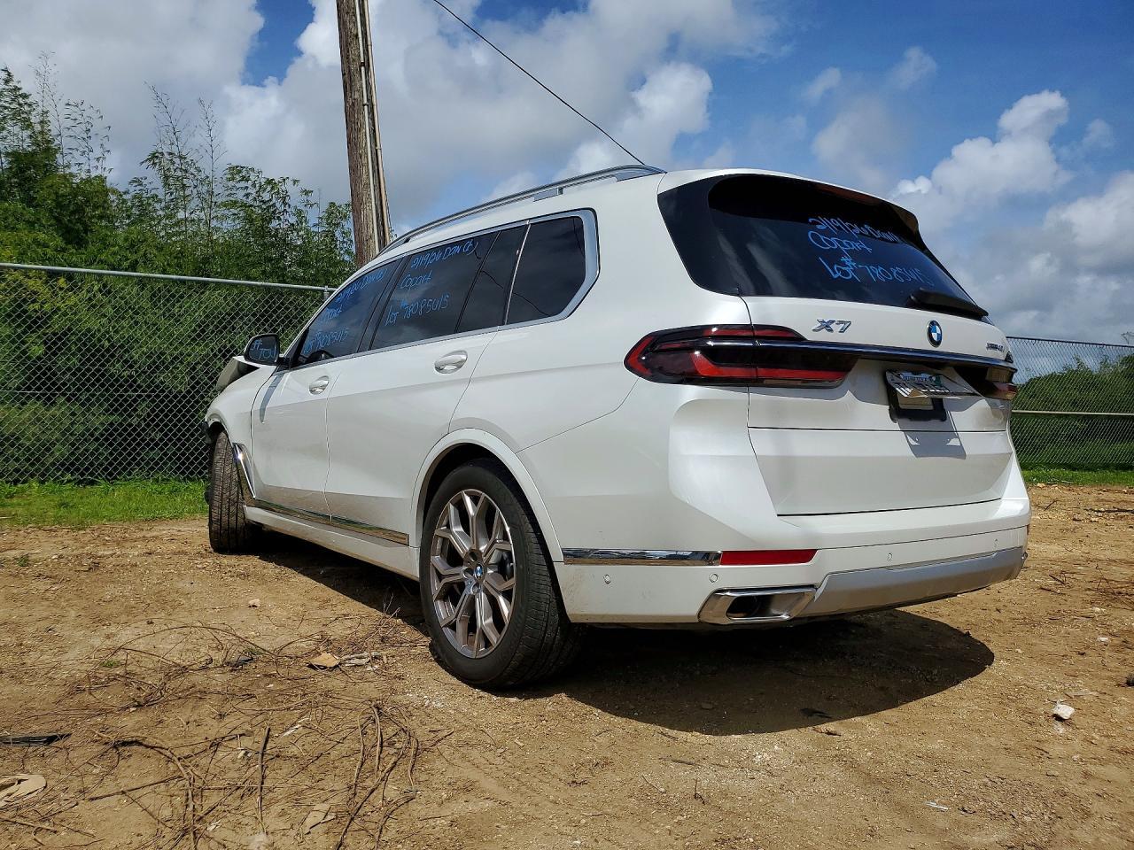 2025 BMW X7, Xdrive40I