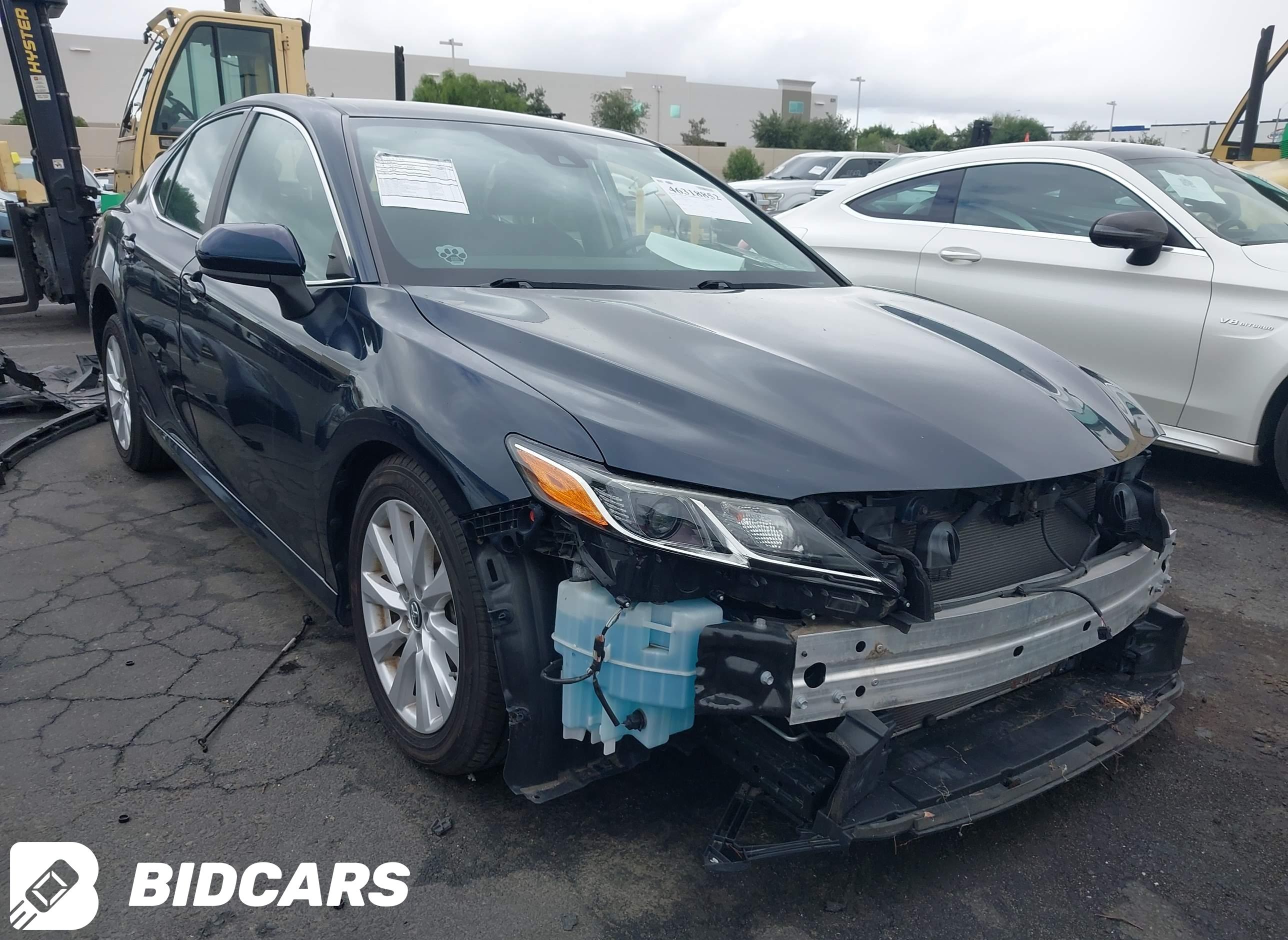 2019 Toyota Camry, LE