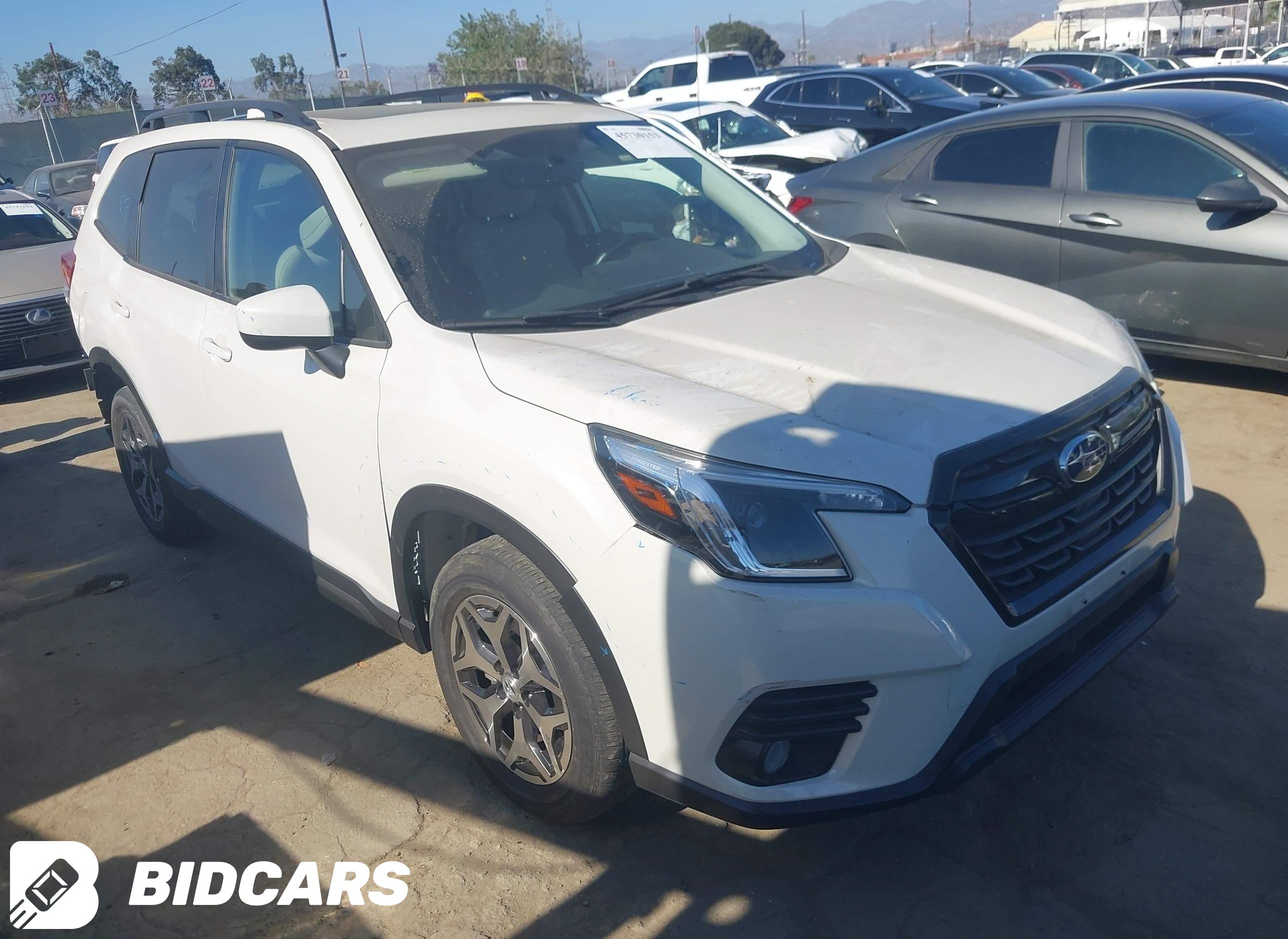 2022 Subaru Forester, Premium