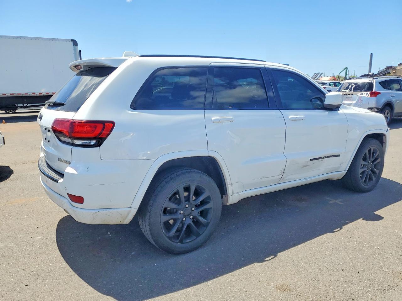 2017 Jeep Grand Cherokee, Laredo