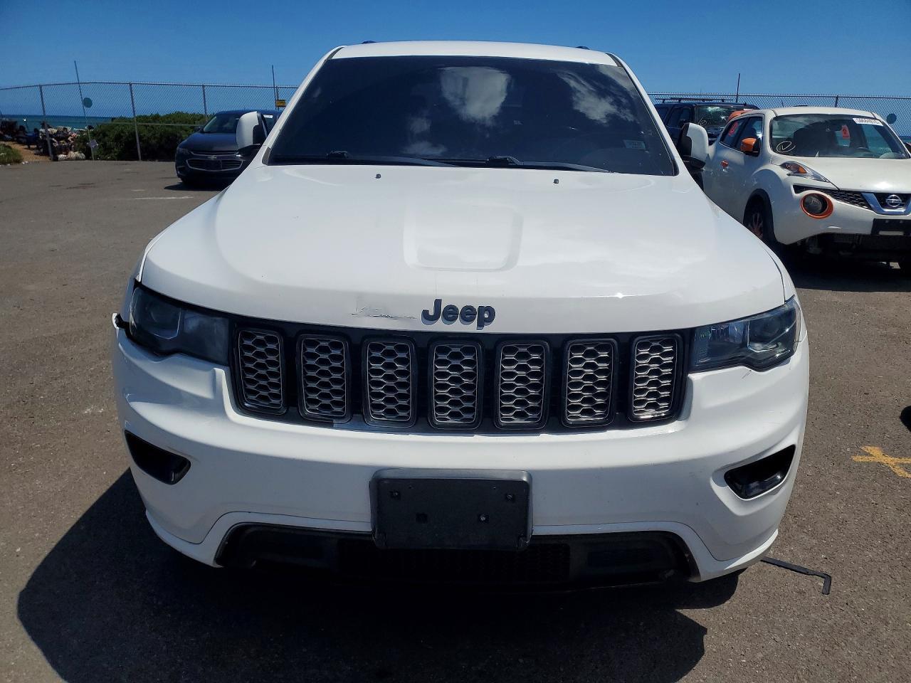 2017 Jeep Grand Cherokee, Laredo