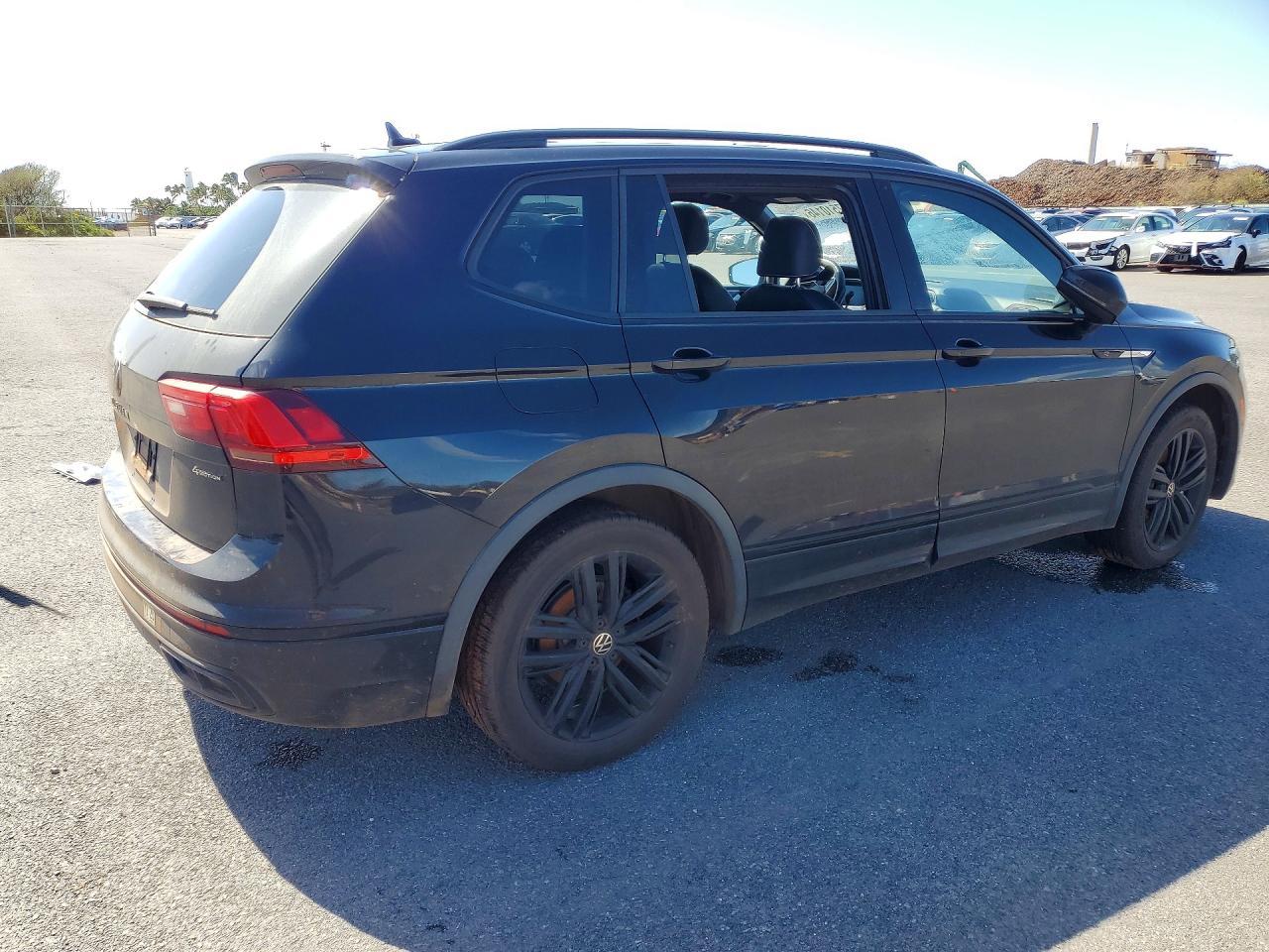 2022 Volkswagen Tiguan, Se R-...