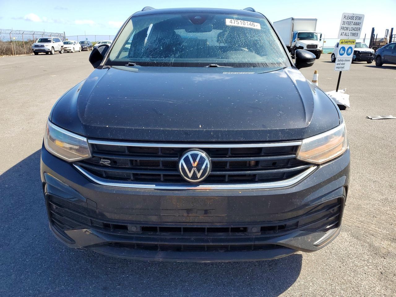 2022 Volkswagen Tiguan, Se R-...