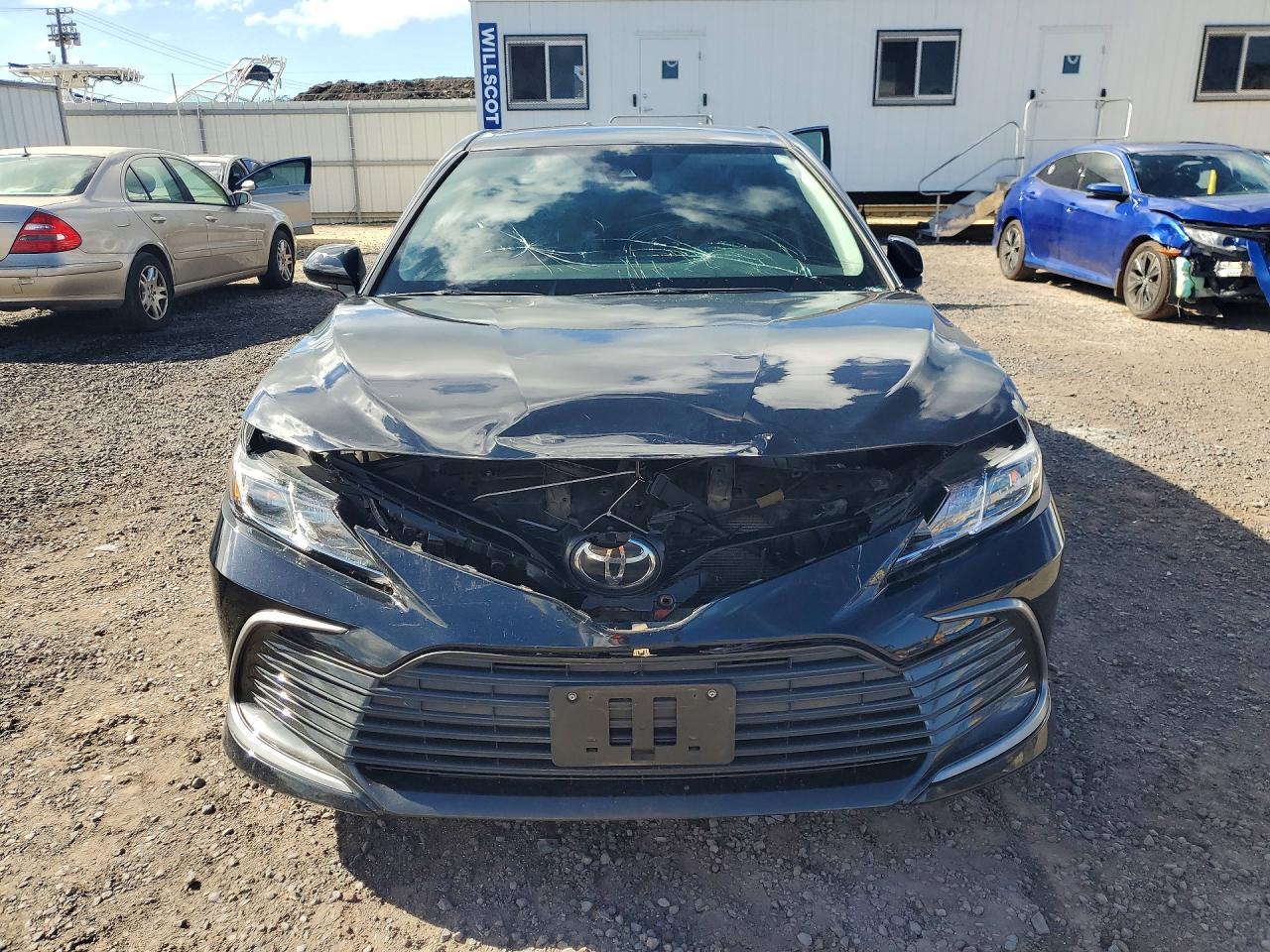 2022 Toyota Camry, LE