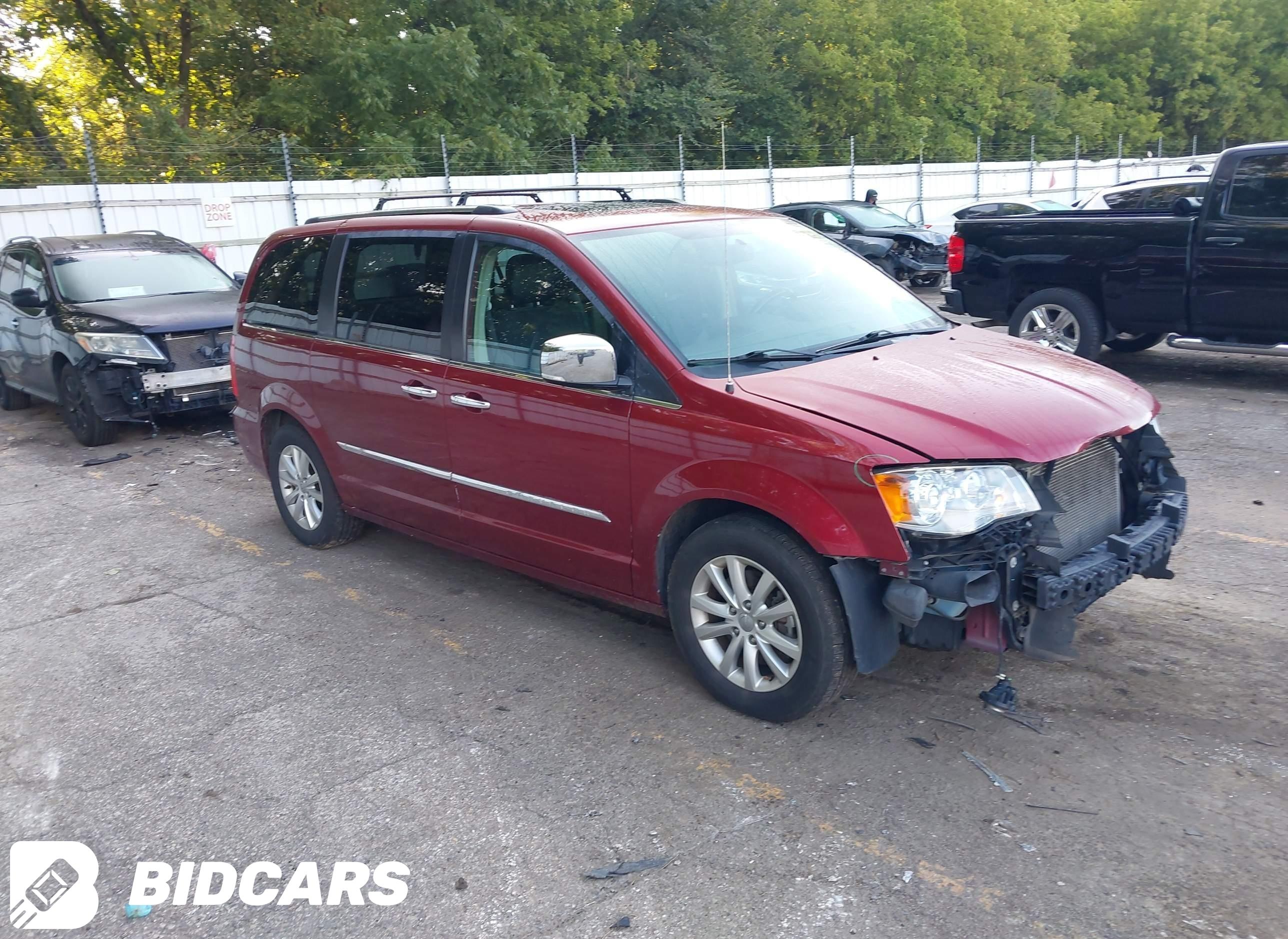 2015 Chrysler Town and Countr...