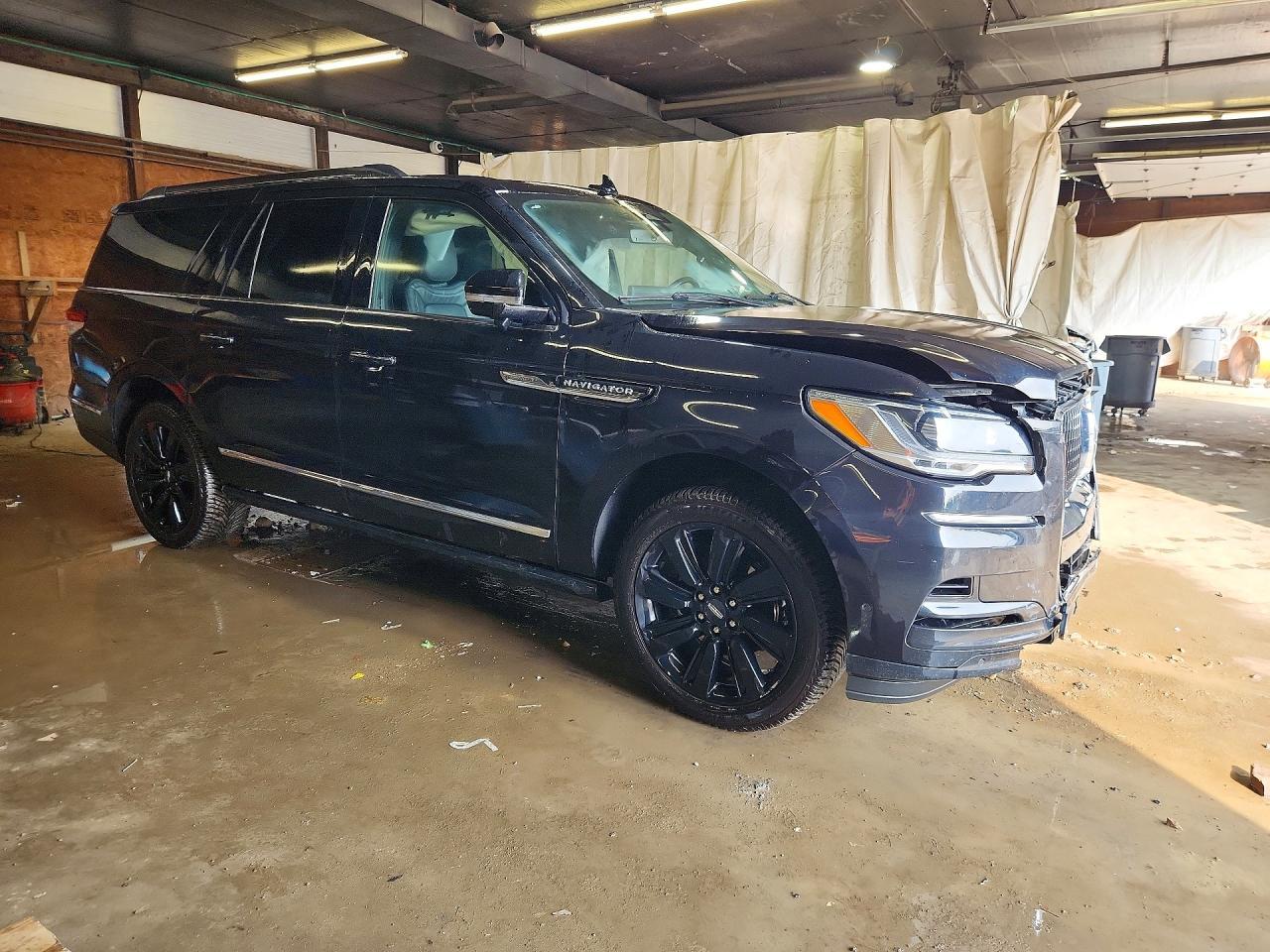 2024 Lincoln Navigator, L Res...